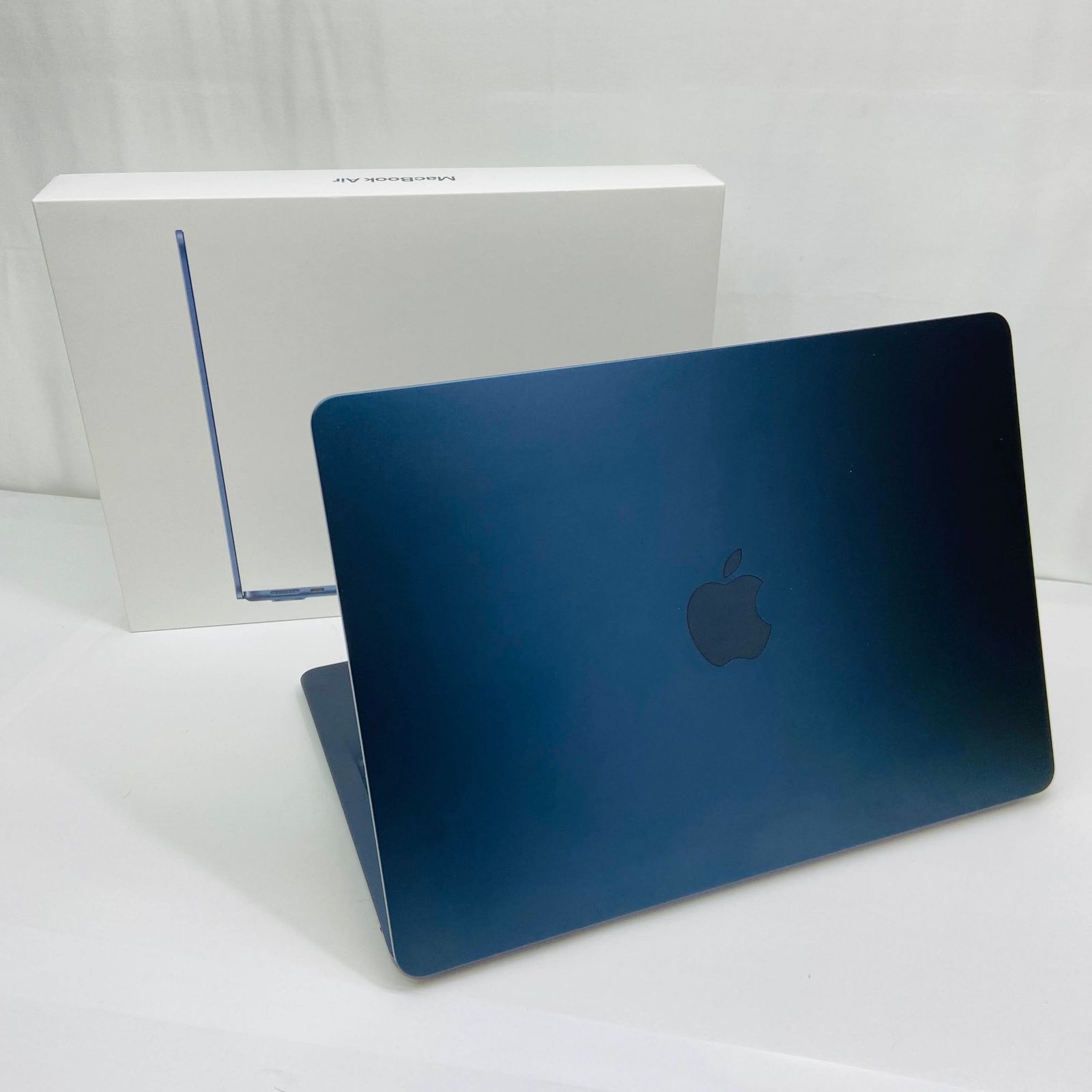 【美品】MacBook Air M2（13.6）8GB/256GB付属品完備 Amazon.co.jp: 【整備済み品】Apple MacBook Air M2 2022 (13