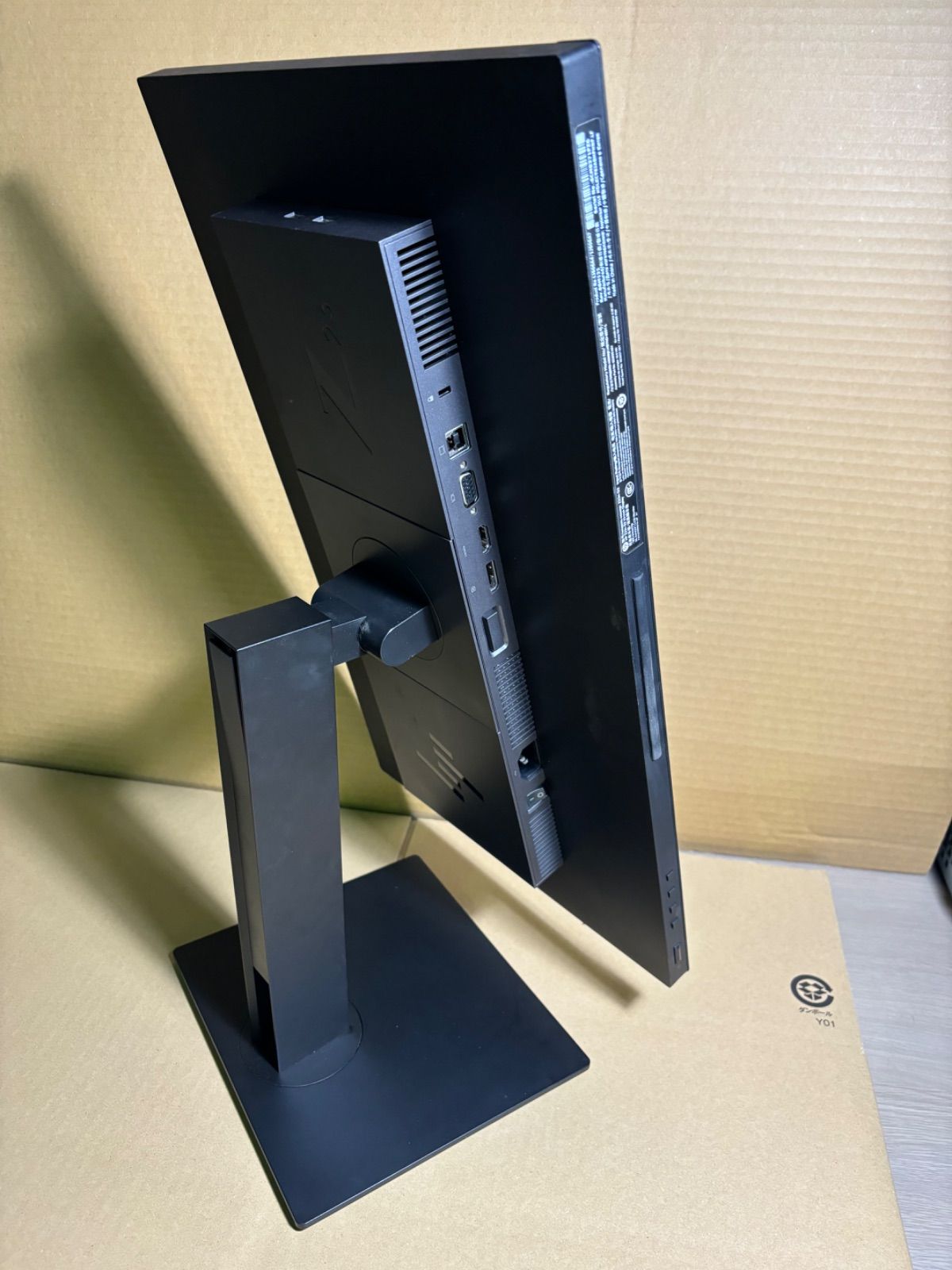 電源ケーブル とDPケーブル付属