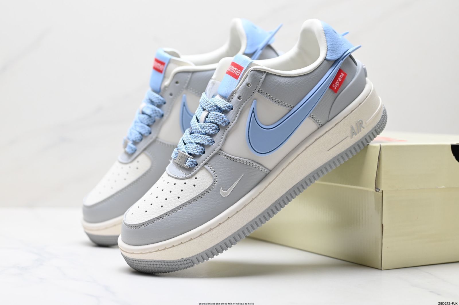 NIKE AIR FORCE 1‘07 LV 8オリジナルの型紙とボードを使用した なロートップエアフォースワンのフォルムを再現