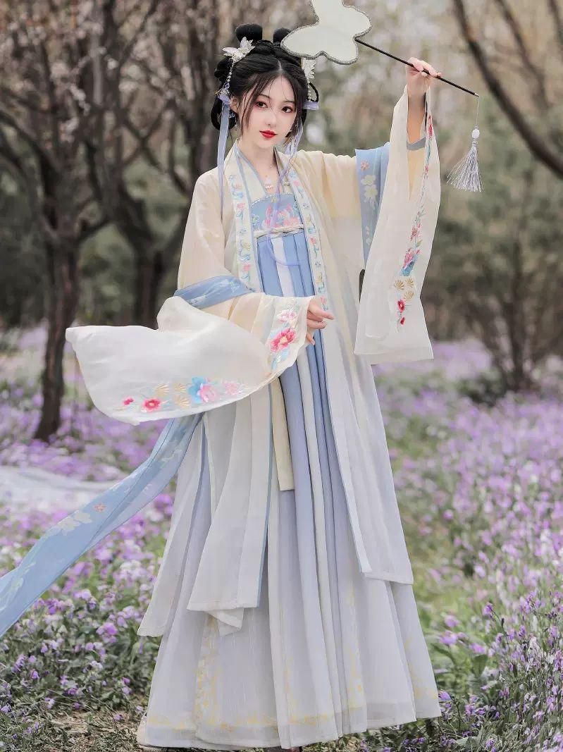 HF-91美しい花刺繍 宮廷風漢服 豪華ドレス コスプレ イベント撮影用衣装 美しい刺繍