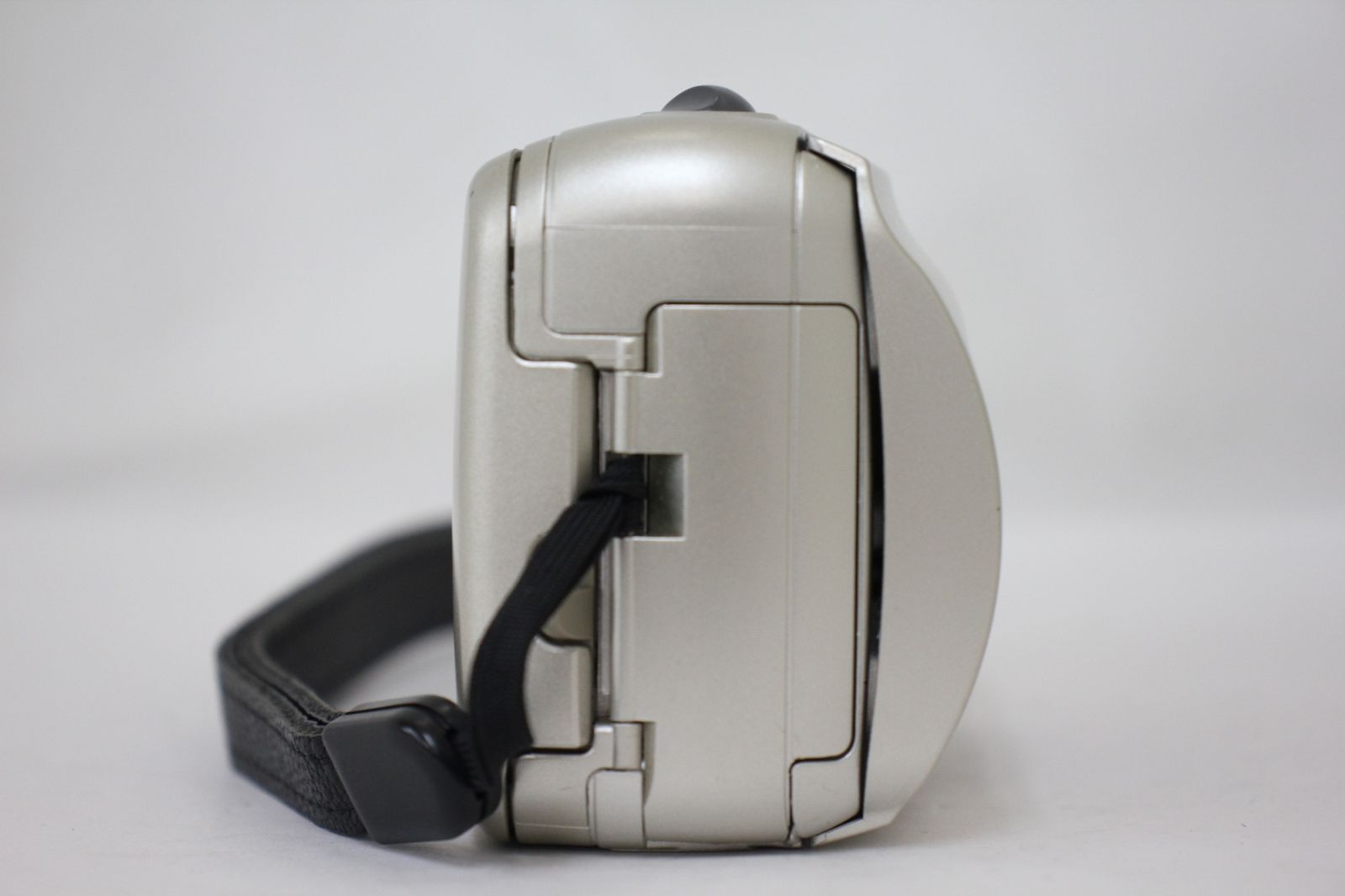 コンパクトカメラ