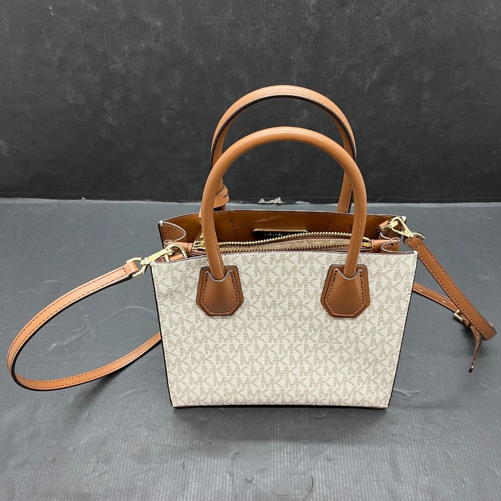 MICHAEL KORS ブラックショルダーバッグ MICHAEL KORS ブラックショルダーバッグ - メルカリ