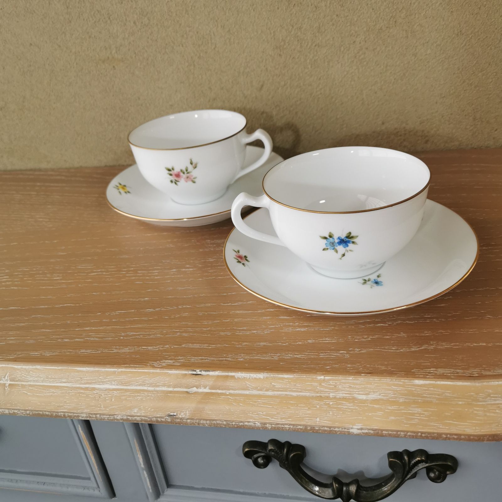 大倉陶園 カップ＆ソーサー 三色小花 シルバー印 2客 - メルカリ 