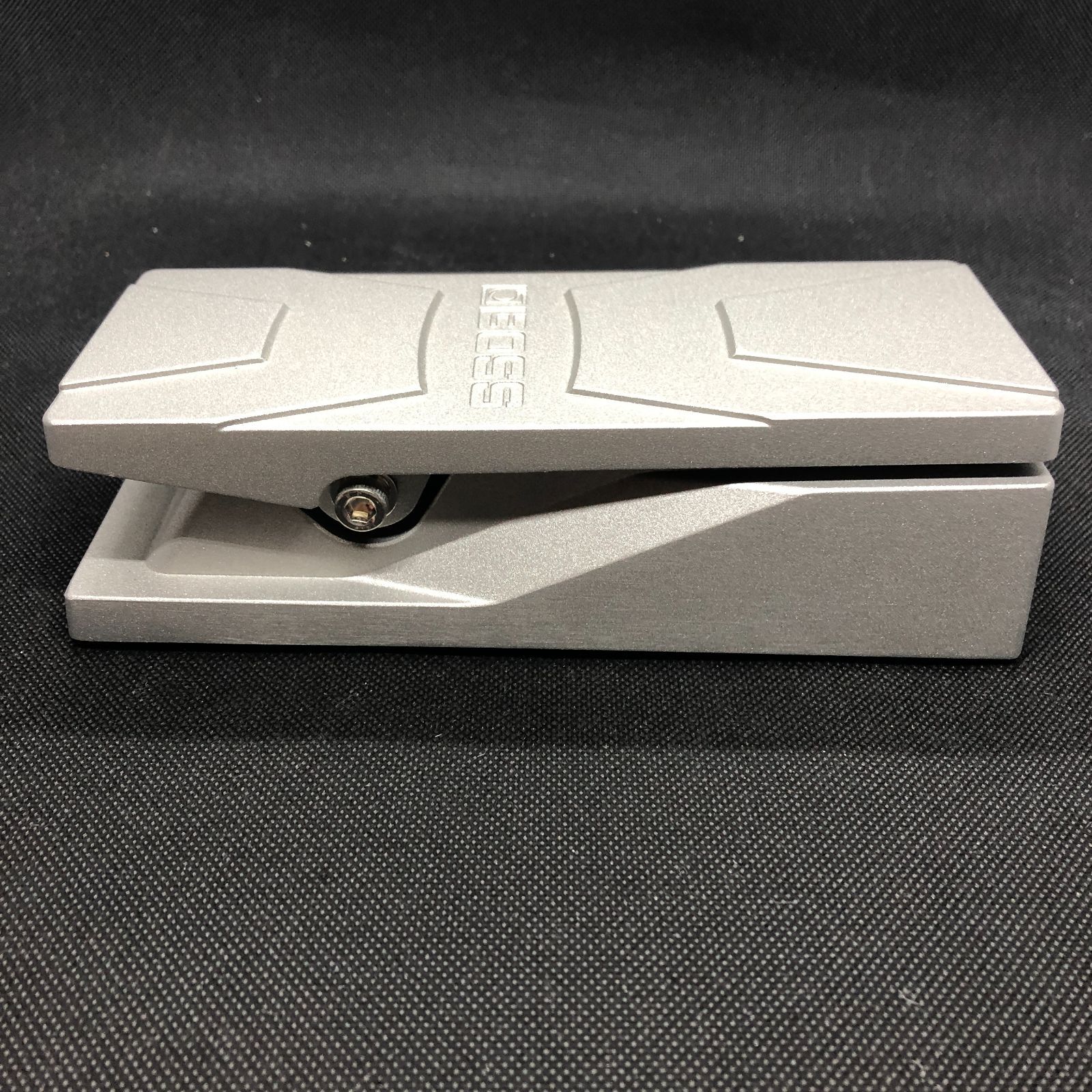 BOSS ボリュームペダル FV-30H 箱あり 美品 BOSS FV-30H ボリュームペダル 買取りました。デジマートにて