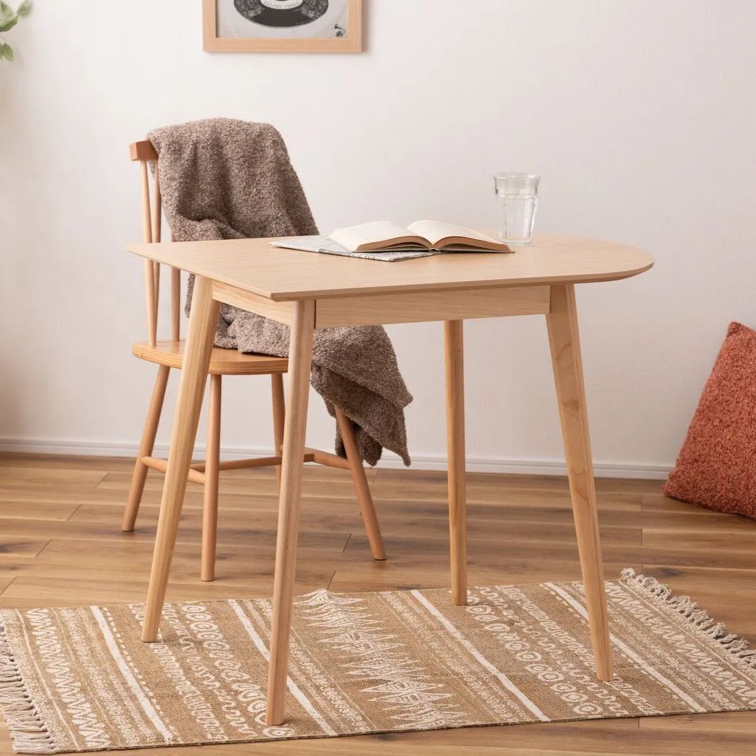 ダイニングテーブル