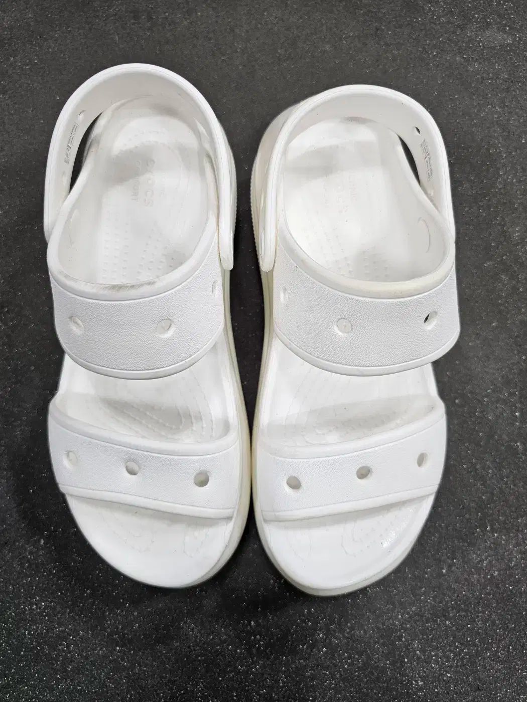【雷市場（ポンジャン）商品韓国直送】crocs(クロックス) メガ クラッシュ サンダル オールホワイト （ W7 ）