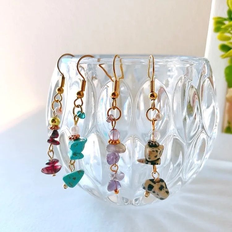 【#1684】レッド　カラフル　さざれ石　ハンドメイド　ピアス　イヤリング 1684】レッド カラフル さざれ石 ハンドメイド ピアス