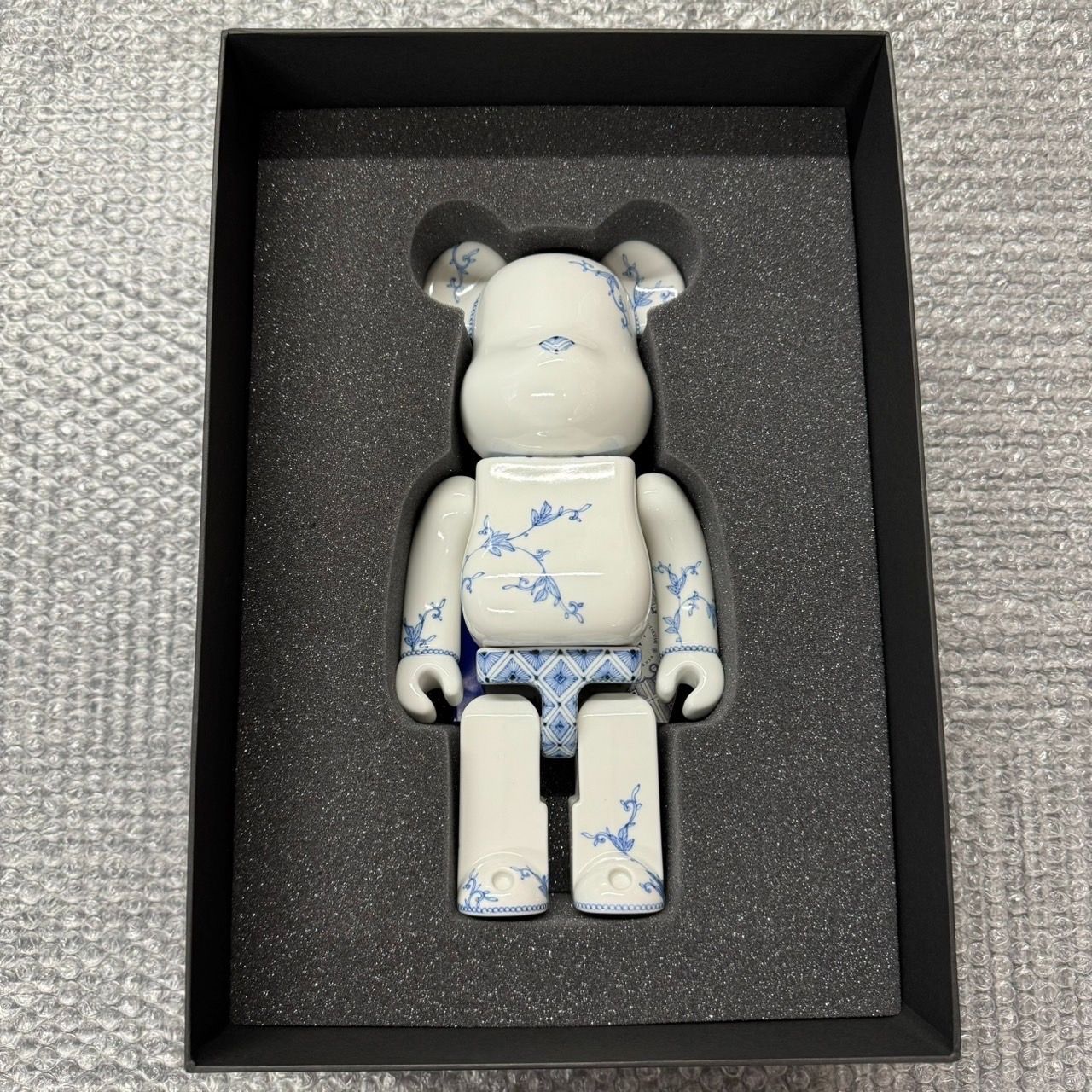 MEDICOM TOY BE@RBRICK 九谷 匠【染付唐草】 木戸優紀子 メディコムトイ ベアブリック 未使用 - メルカリ