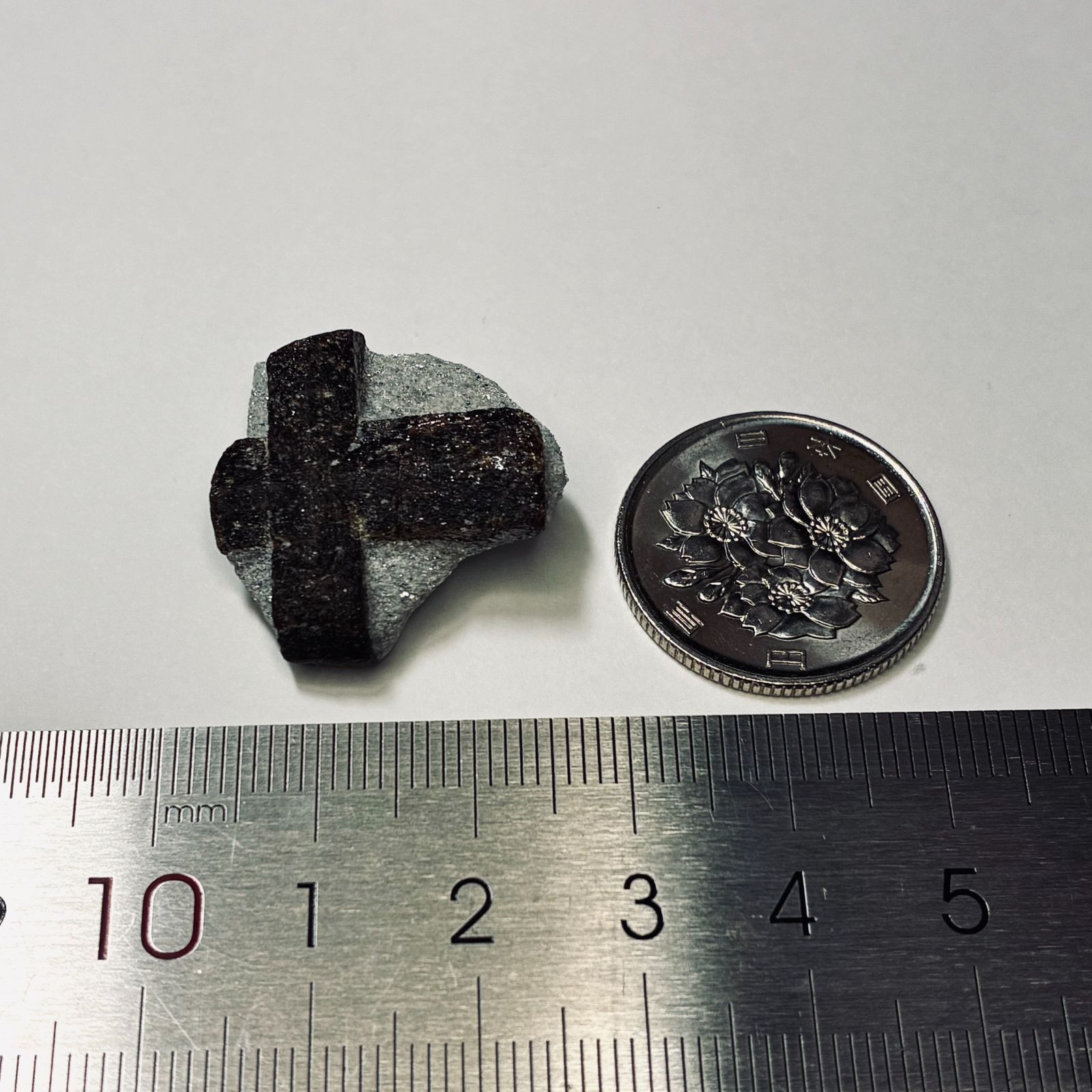 ロシア産スタウロライト 十字石 原石 鉱物 天然石 パワーストーン No.1652 陶器置物 その他 