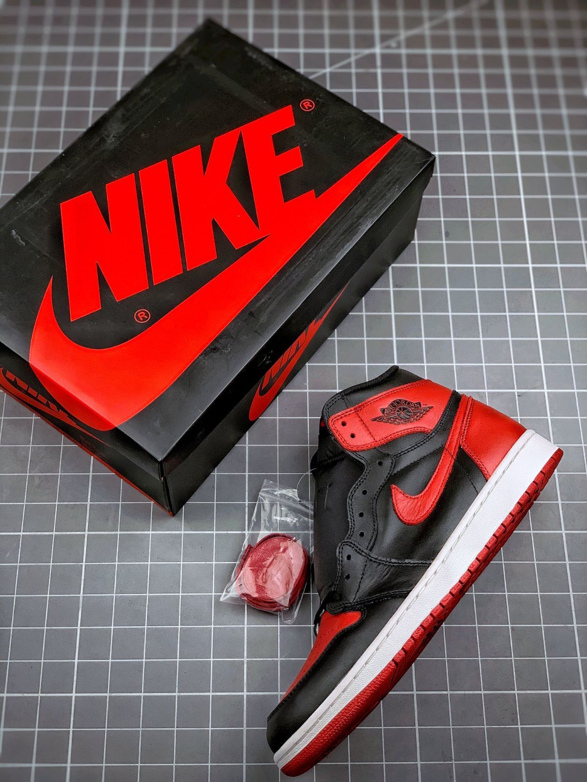 Nike Air Jordan 1 High OG BANNED