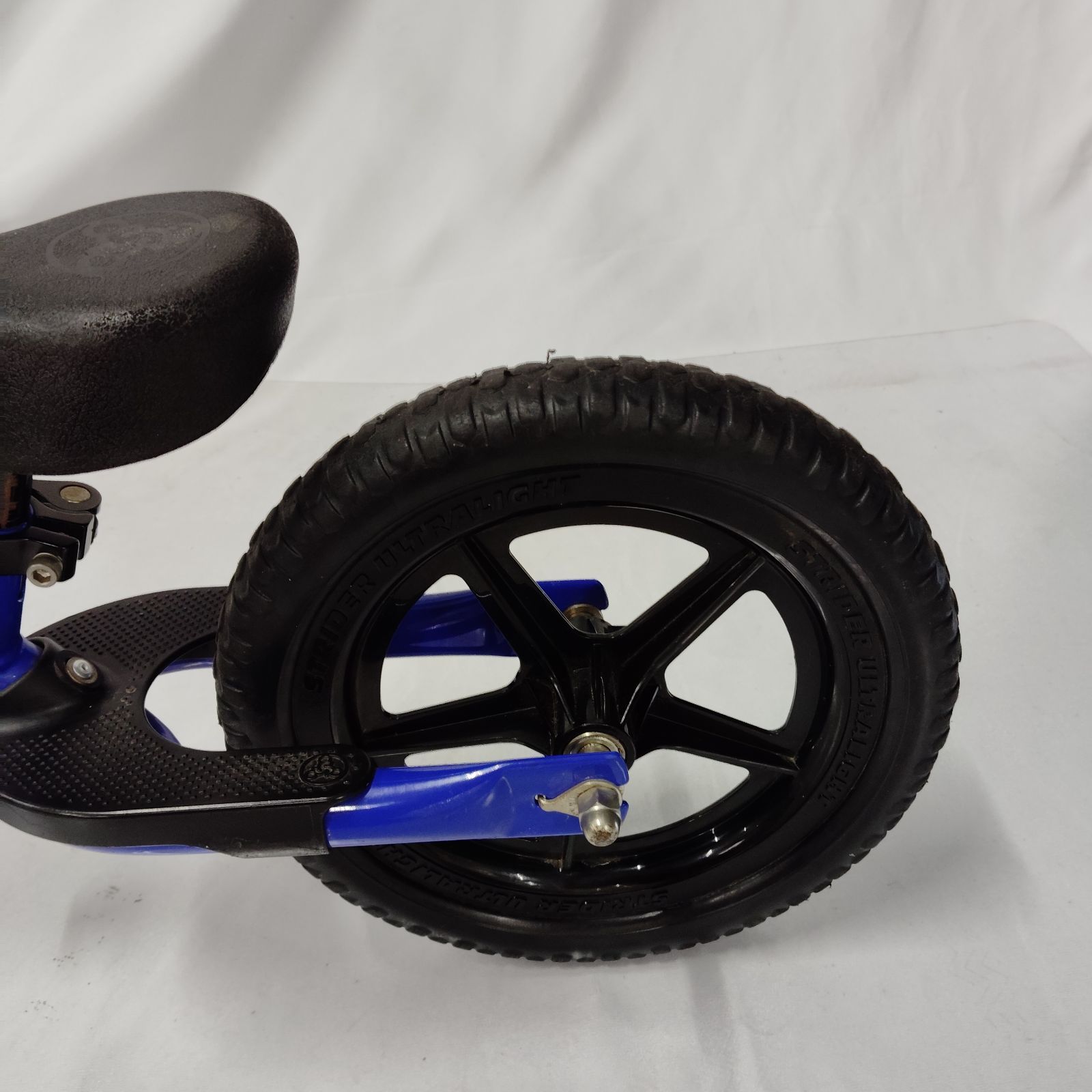 美品 人気カラー STRIDER SPORT ストライダー スポーツ 12インチ日本