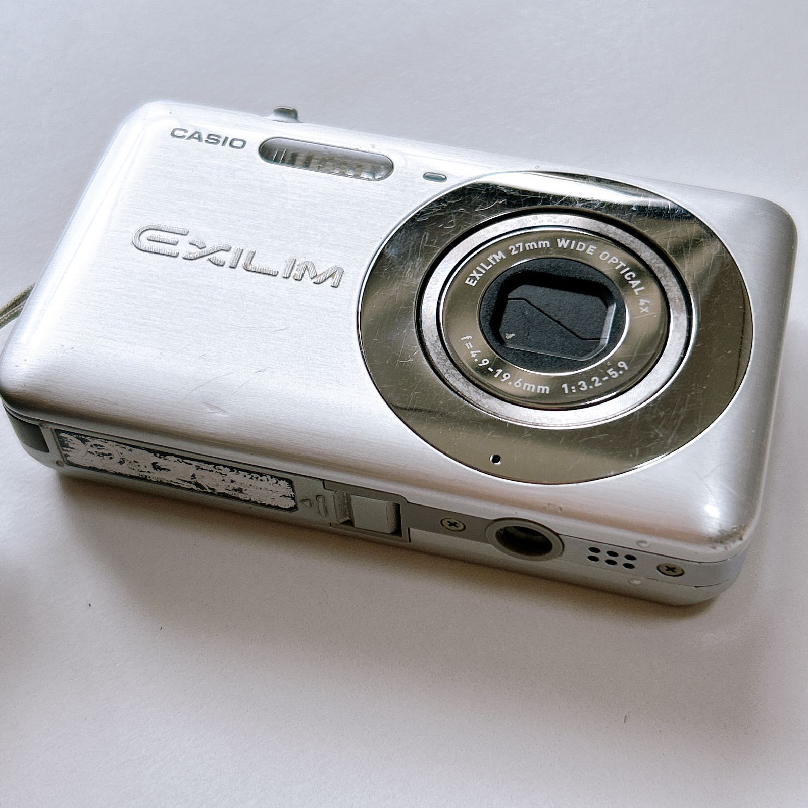 CASIO EXILM EX-10 シルバー (充電器・SDカード付き) G103924591 CASIO EXILM EX-10 シルバー (充電器・SDカード付き) G103924591