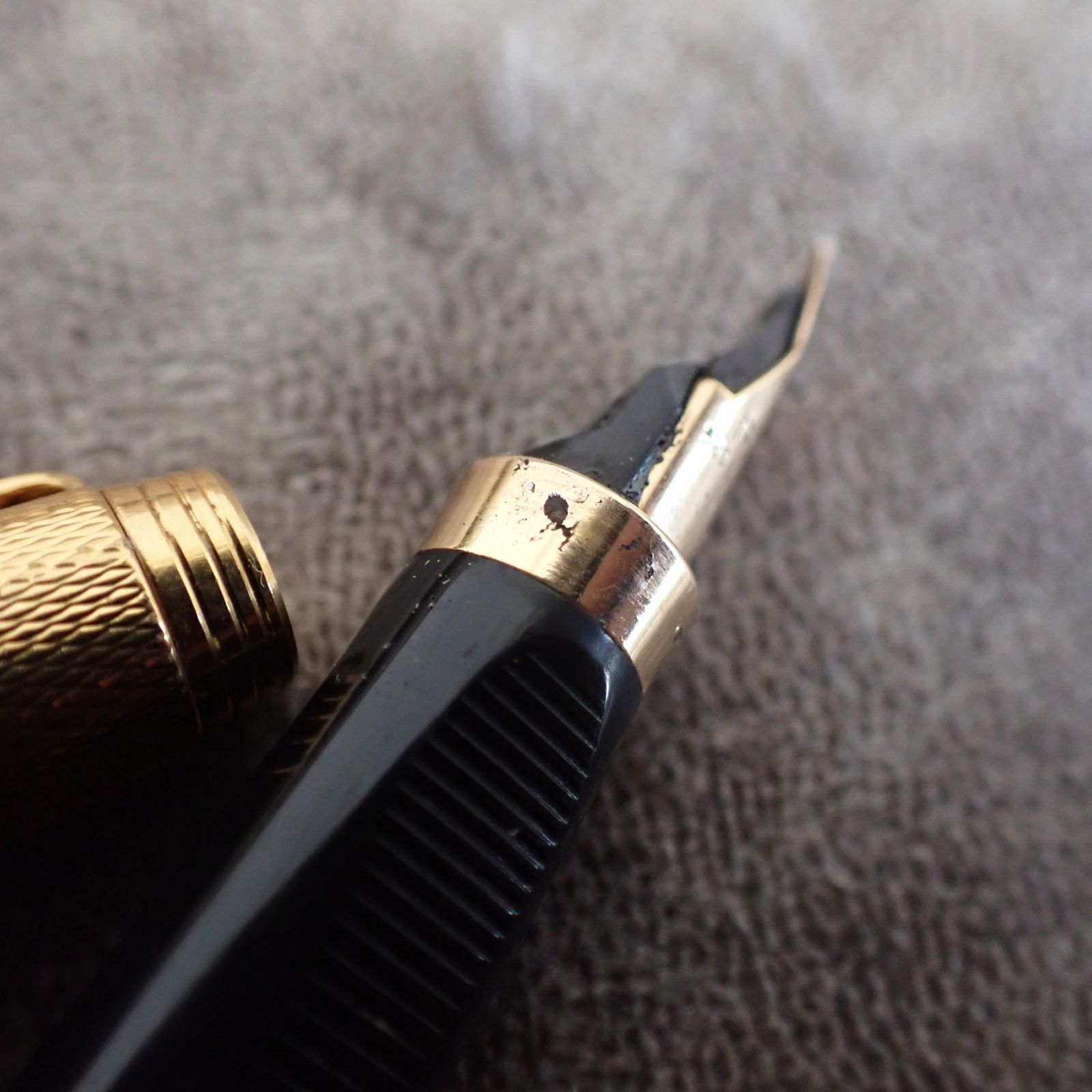 PARKER パーカー 万年筆】K14（585刻印）ペン先使用 / 英国伝統の高級