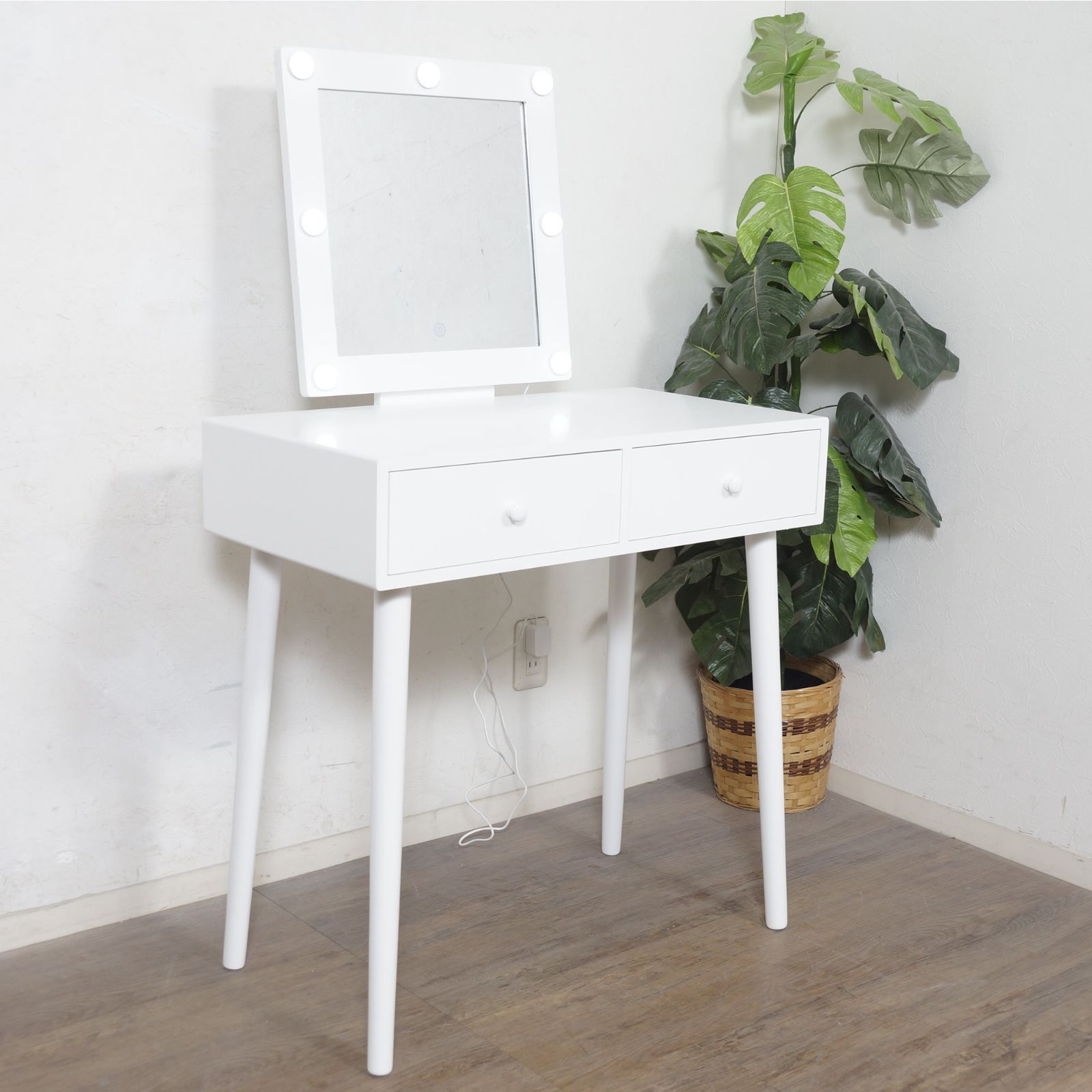 メイクアップ 白家具