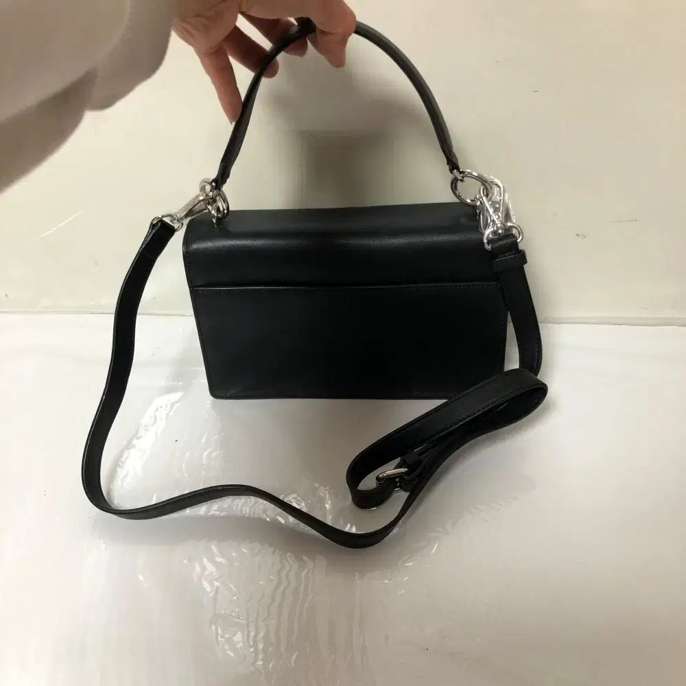 orYANY★関税込 レア クロスボディーバッグ Oryany NewYork Online Store