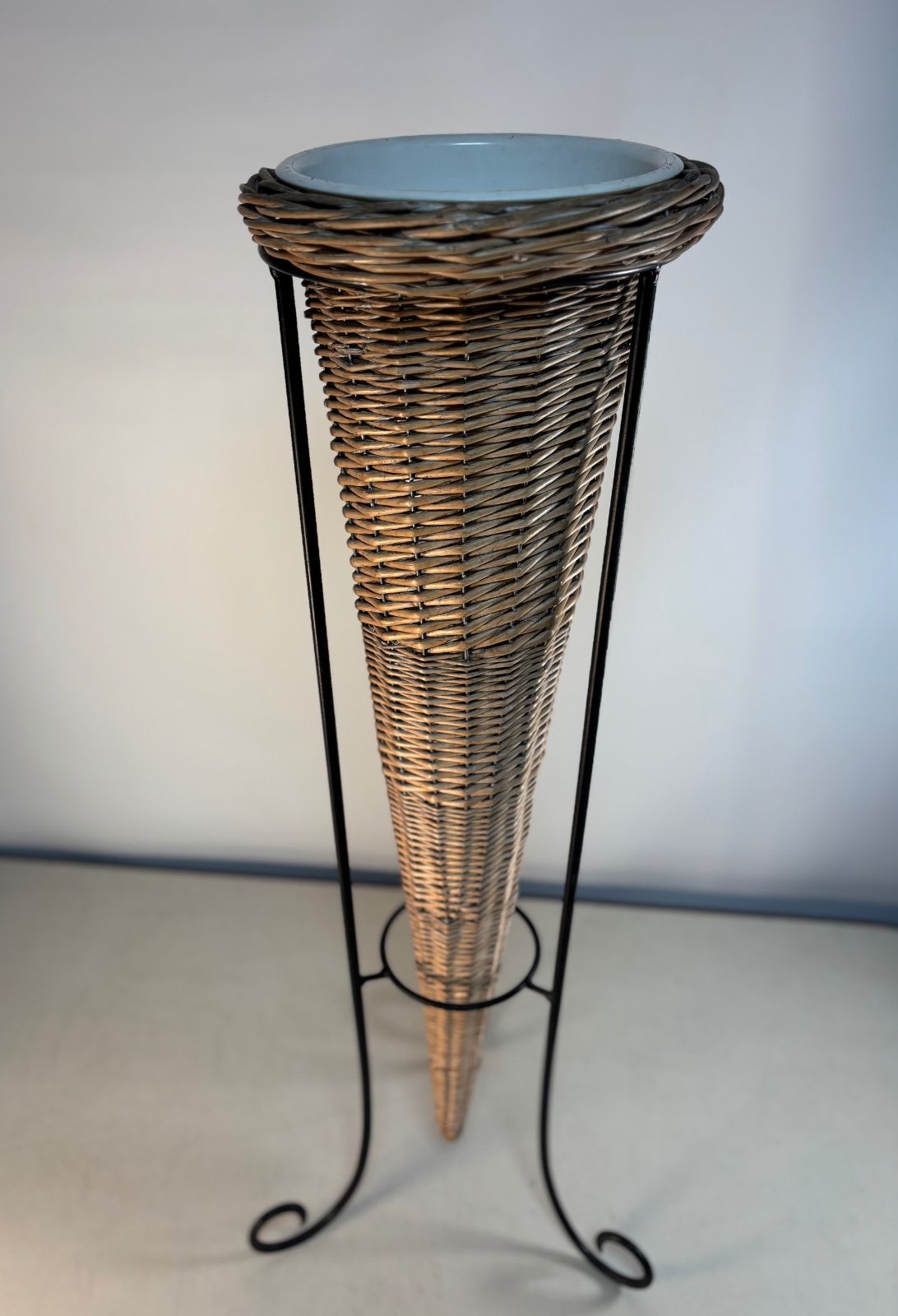 フラワーバスケットスタンド フラワーアレンジメント