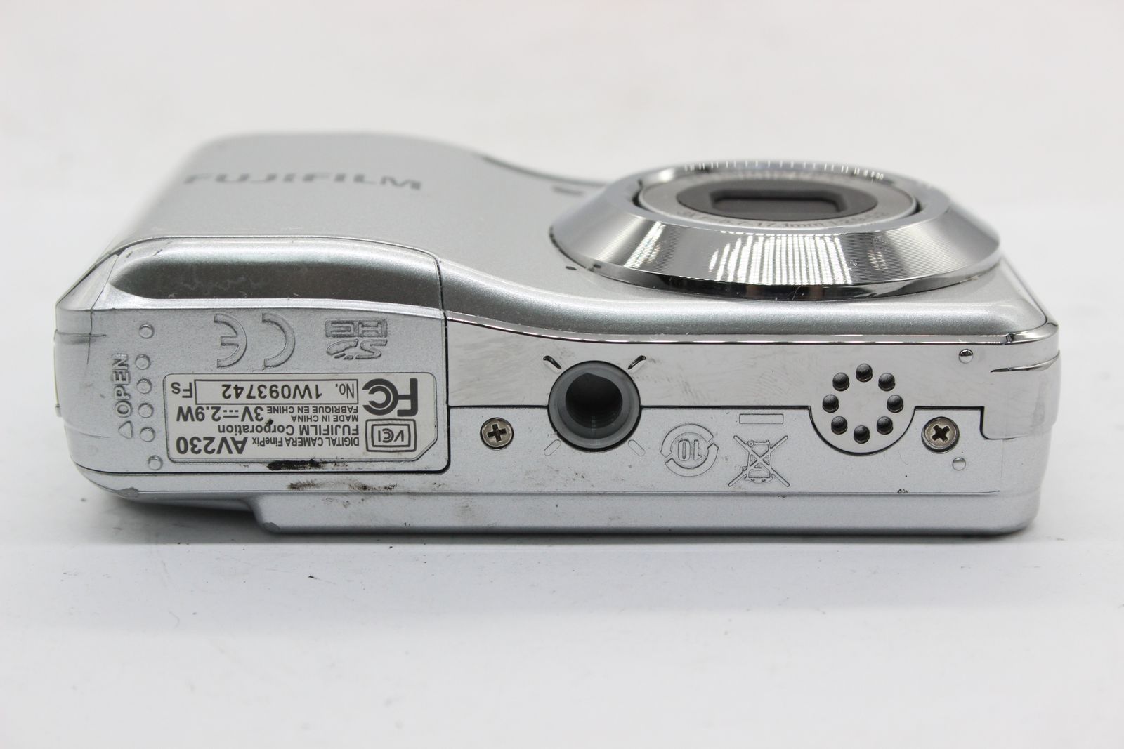 返品保証】 【便利な単三電池で使用可】フジフィルム Fujifilm Finepix