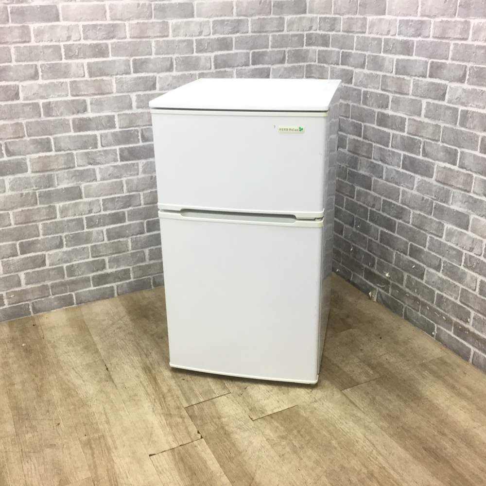 ヤマダセレクト 冷蔵庫 2ドア 90L 右開き YRZ-C09B1 2018年製