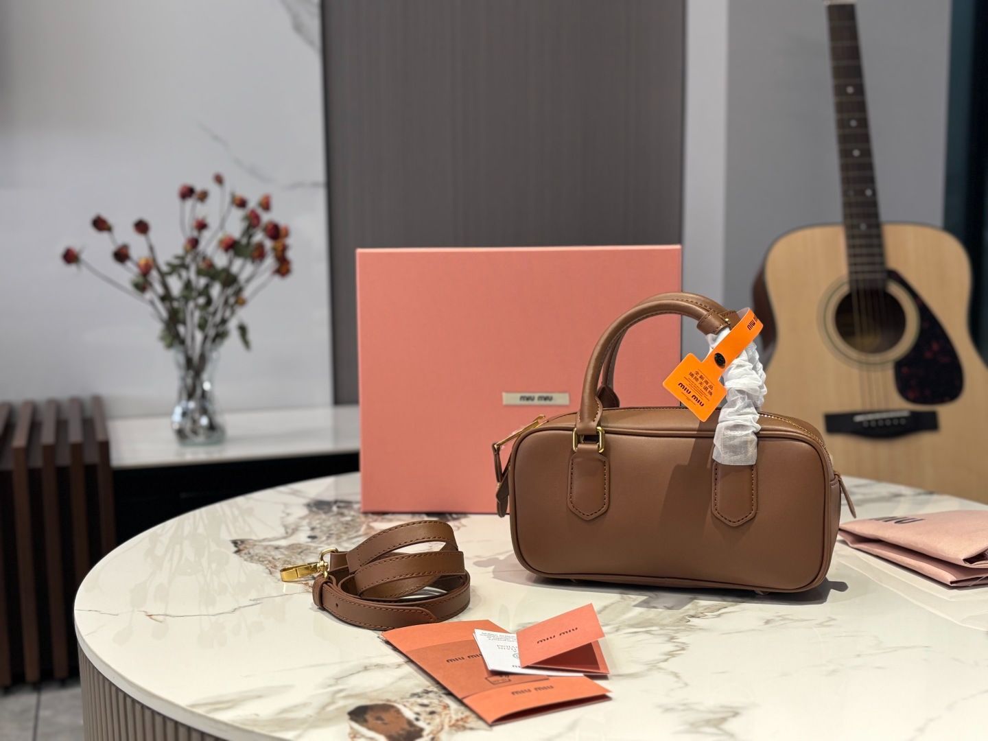 今日特価】miumiu ボウリングバッグ / オフィスバッグ（19cm