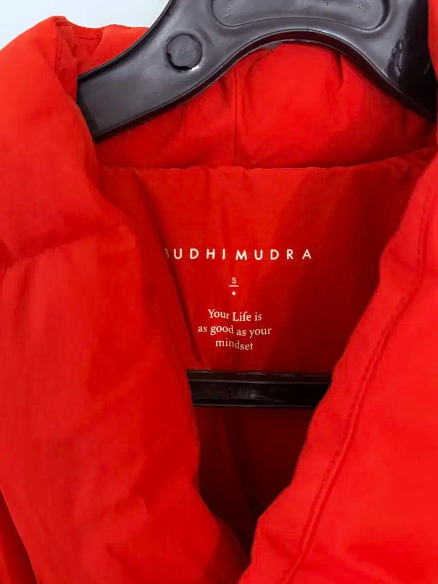 BUDHI MUDRA BM ダウン ローブ Cherry Red スモール