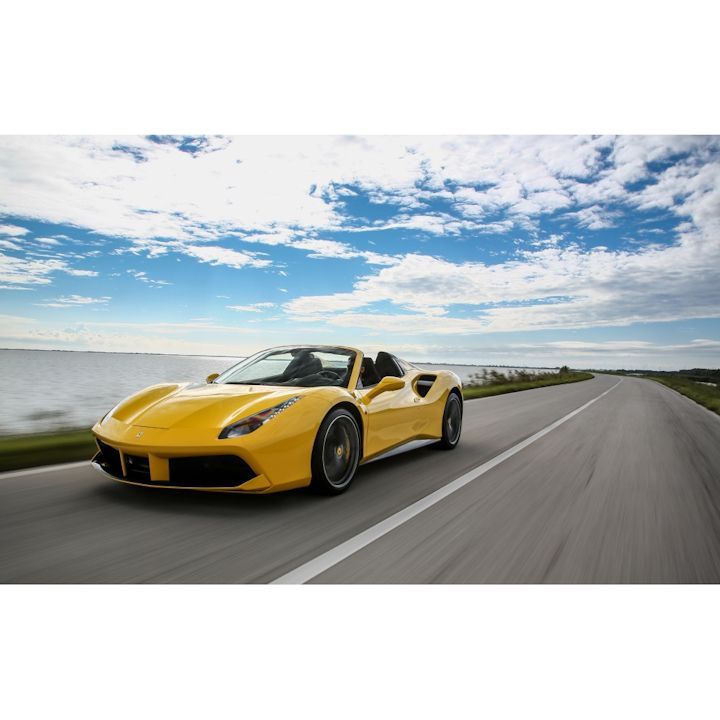 絵画風 壁紙ポスター (はがせるシール式) フェラーリ 488 GTB スパイダー イエロー 2015年 スーパーカー キャラクロ F488-009W2 (ワイド版 603mm×376mm) ＜日本製＞ ウォールステッカー お風呂ポスター