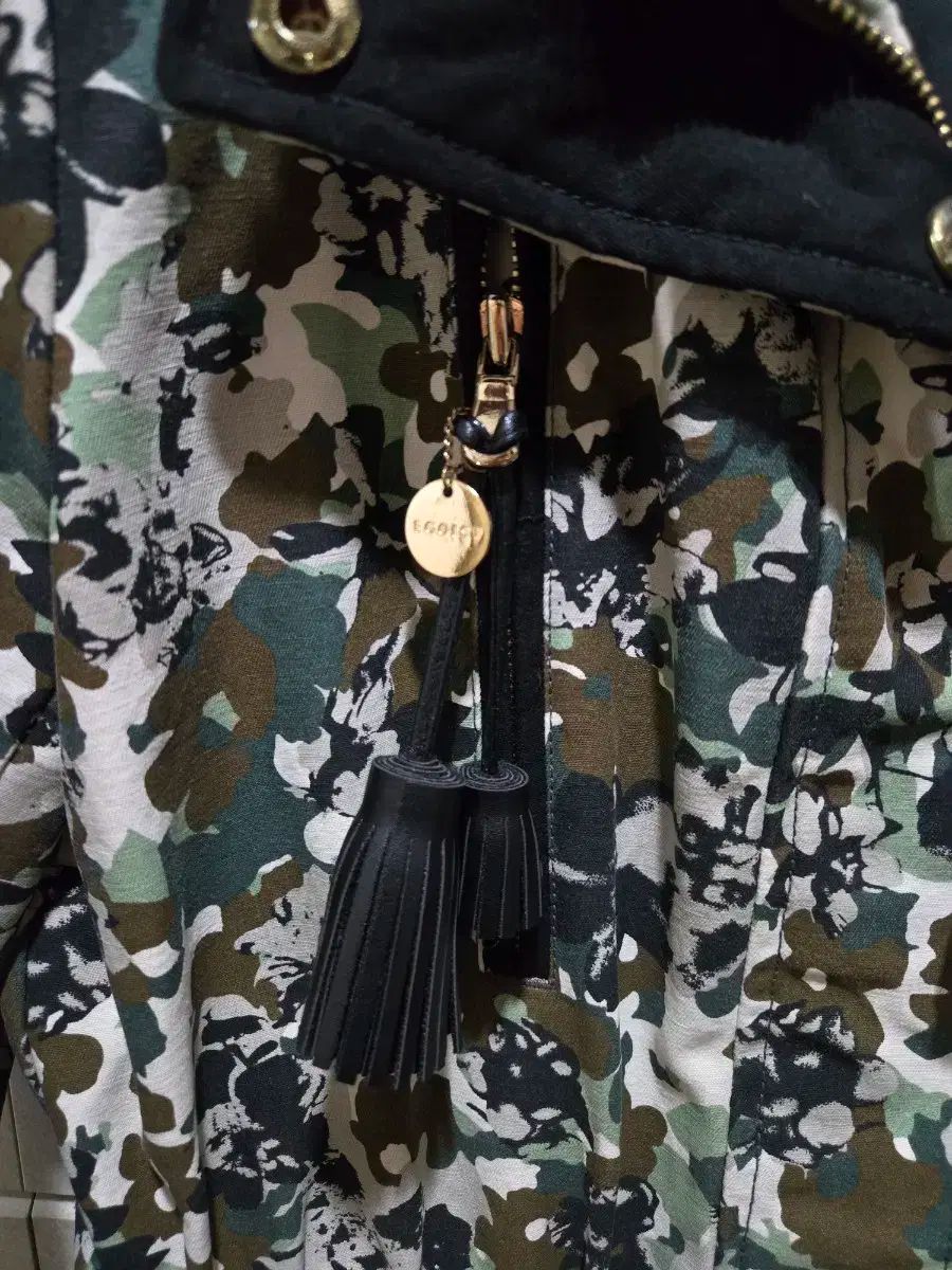 カモフラージュ マウンテンパーカー