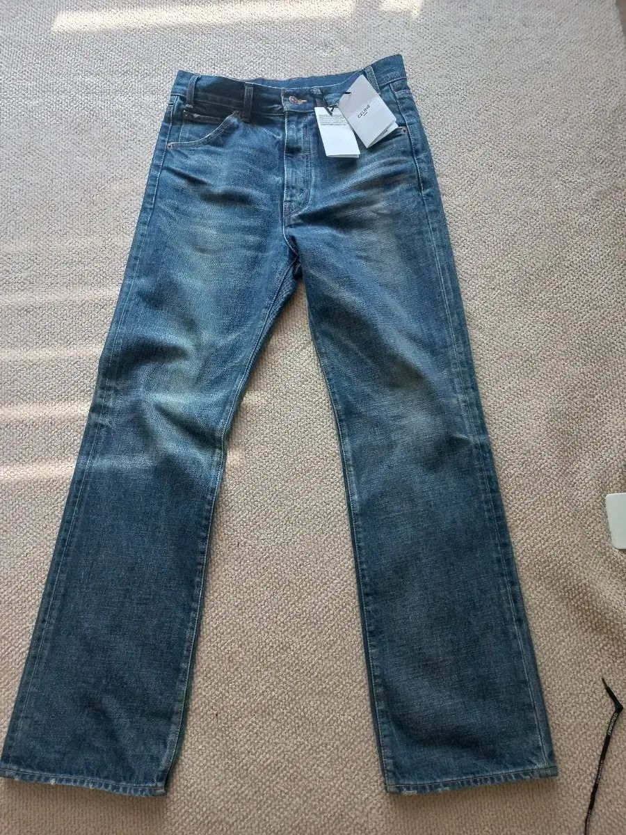 美品 CELINE フレア サージジーンズ ダークユニオンウォッシュデニム 30 CELINE(セリーヌ) サージ フレアデニム ダークユニオンウォッシュ 30