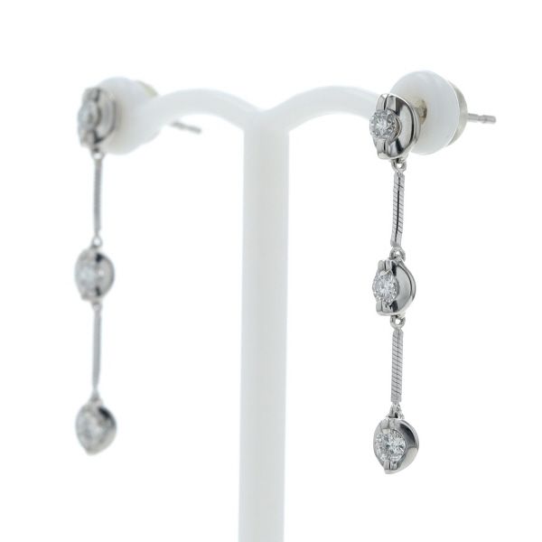 プラチナ pt 900 ピアス バラのデザイン (両耳用) プラチナ pt 900 ピアス バラのデザイン (両耳用) プラチナ pt