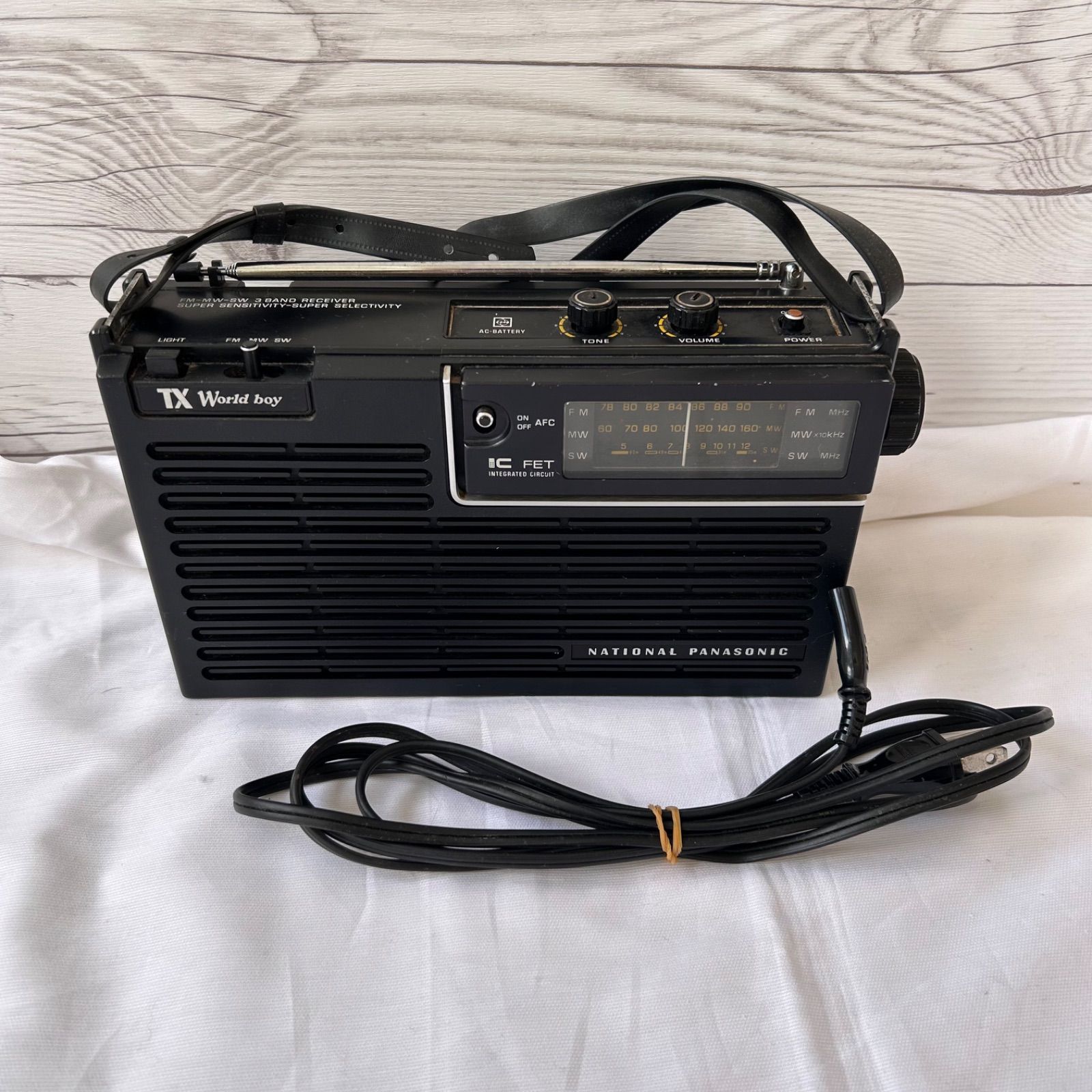 National Panasonic World Boy 60　レトロ　カバー付 National Panasonic World Boy 60 レトロ カバー付 - メルカリ