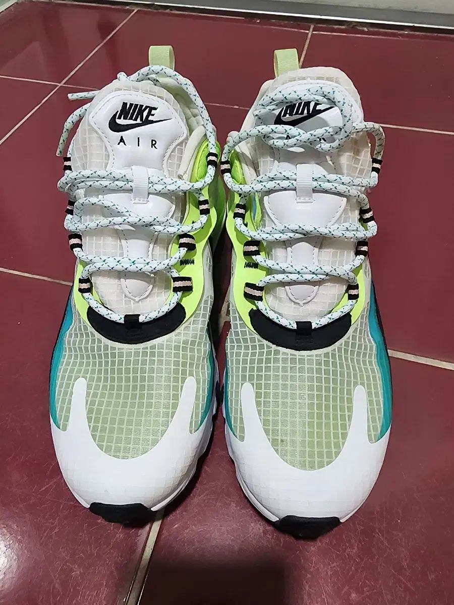 NIKE ナイキ エアマックス 270 リアクト サイズ