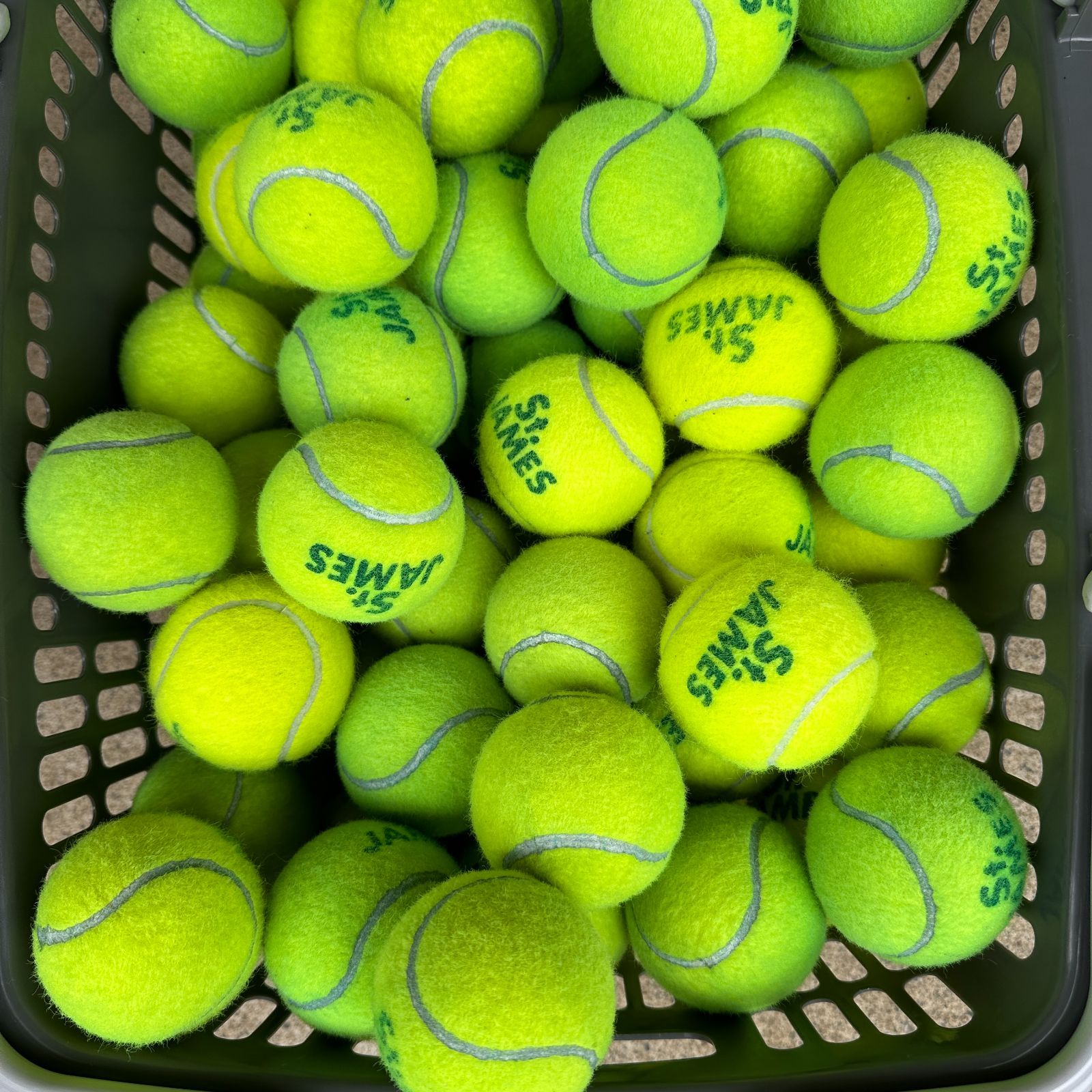 5月開封　3〜4時間使用　100球　　セントジェームズ　中古　硬式テニスボール St.JAMES セント・ジェームス 中古 テニスボール 100球 オムニ
