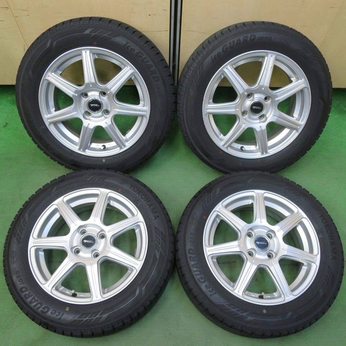 バリ溝 21年 9.5分 スタッドレス 175 65R15 ヨコハマ アイスガード iG60 TOPRUN トップラン 15インチ PCD100 4H 5100709イス