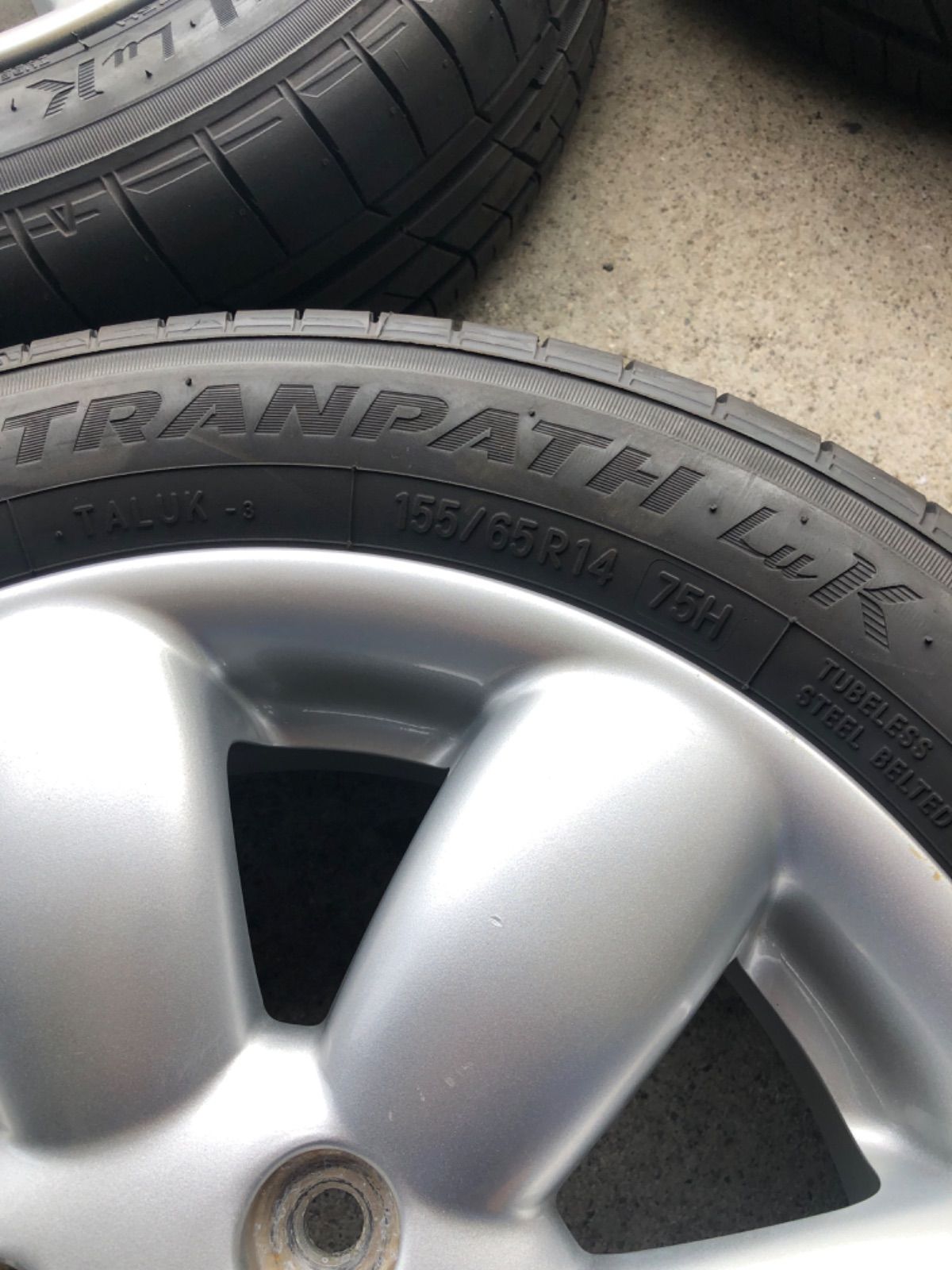 送料込み❗️ 155/65R14 2023年製‼️ 国産✨ バリ山‼️ ノーマルタイヤ 155/65R14 東北6県無料配送対応‼️爆安‼️最終値下げ‼️①超超超