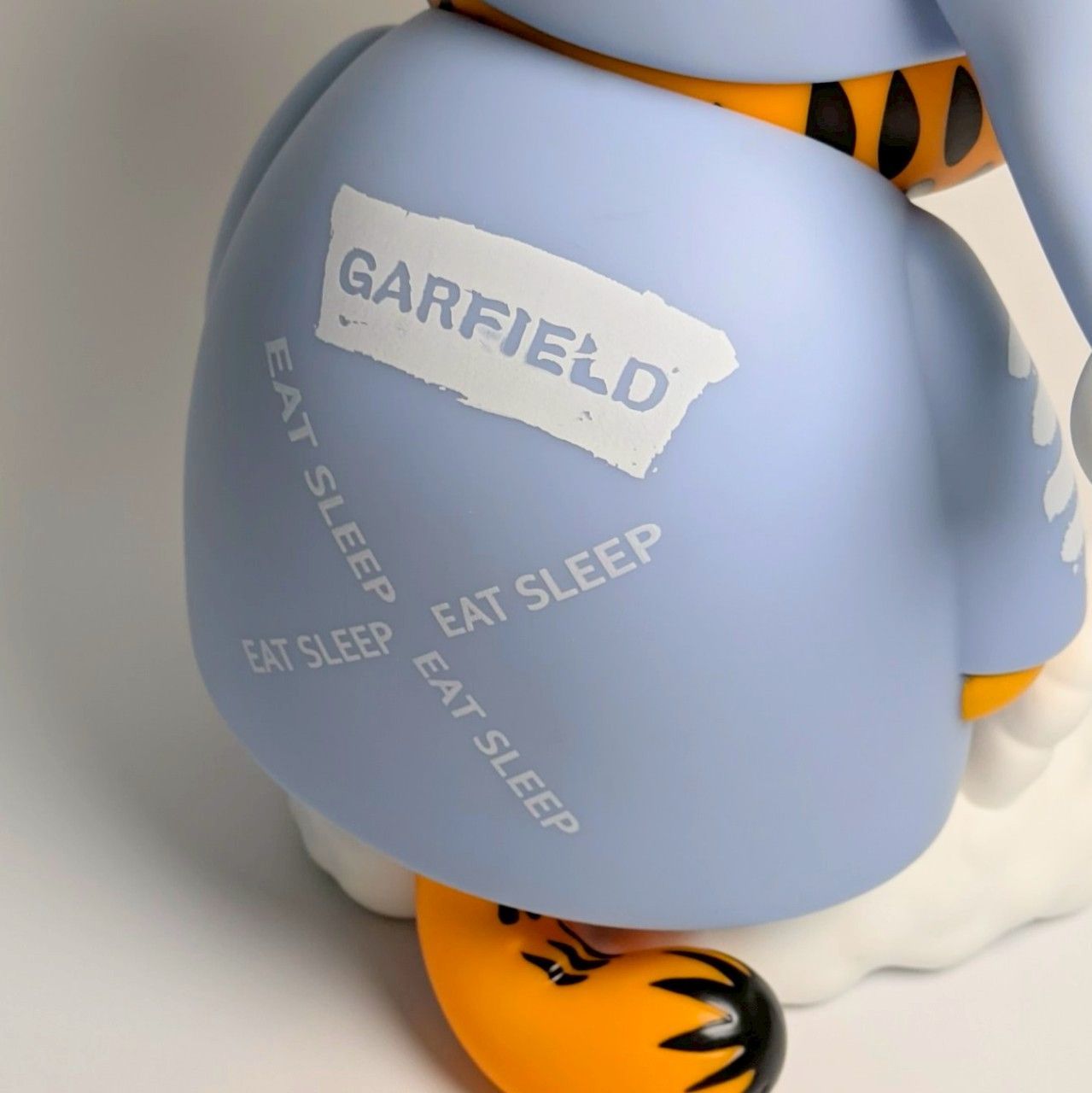 ガーフィールド パジャマ フィギュア Garfield（ ガーフィールド ） 】 ソフビフィギュア パジャマ鼻
