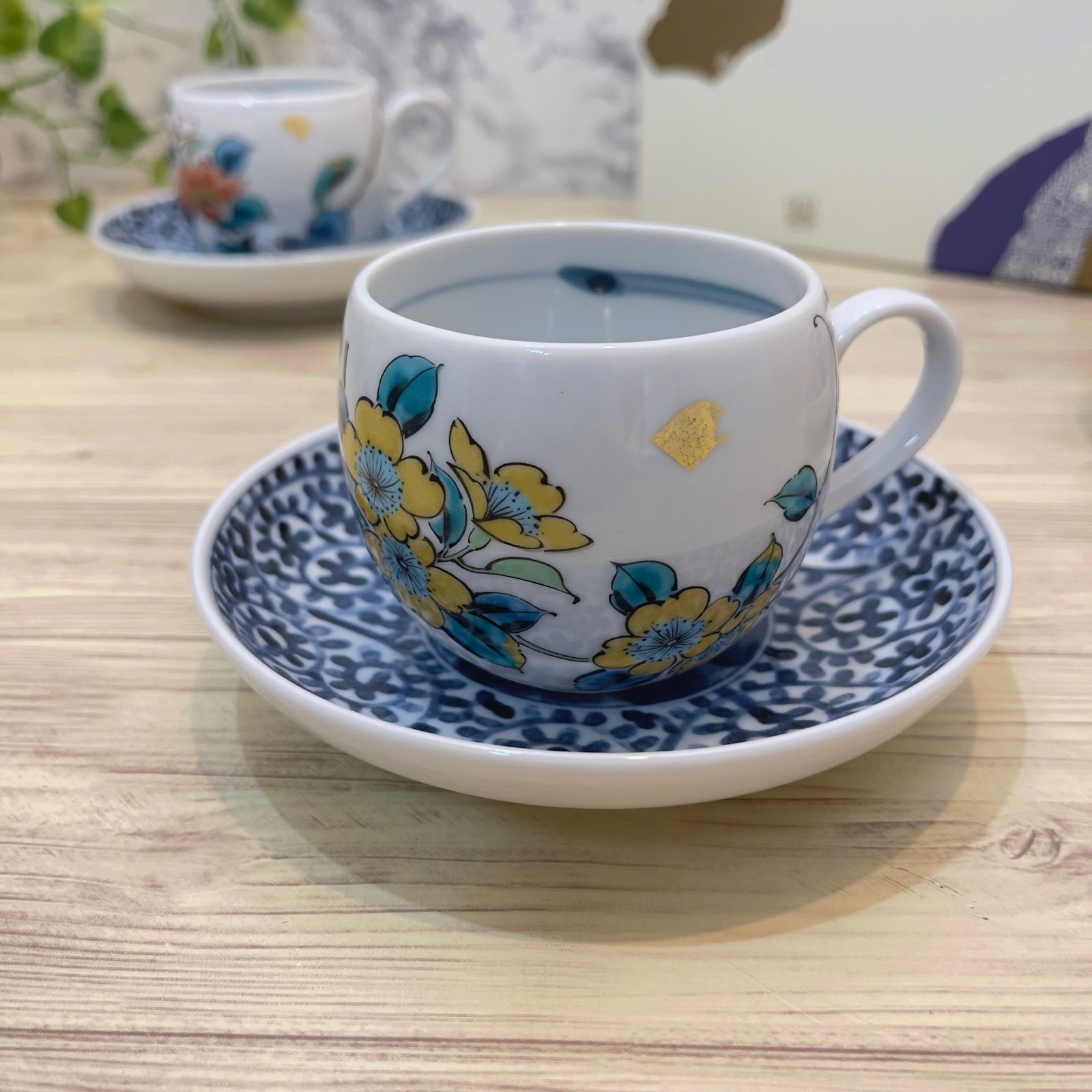 九谷焼 豪華 コーヒー 紅茶 碗皿 草花絵変り 5客 セット - メルカリ 九谷焼 豪華 コーヒー 紅茶 碗皿 草花絵変り 5客 セット - メルカリ