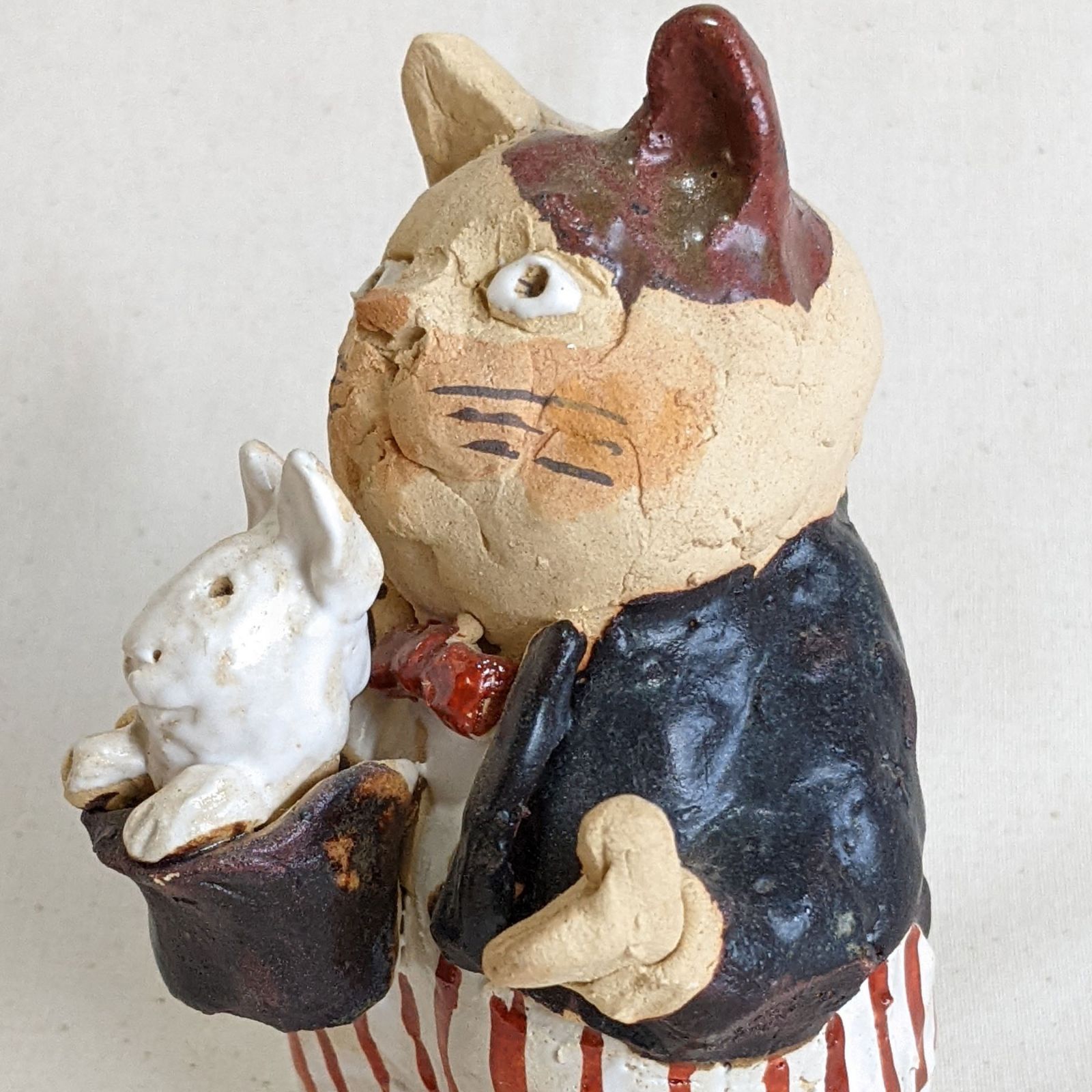 ささきようこさん作 陶人形 猫のアーチスト 手品師 - メルカリ