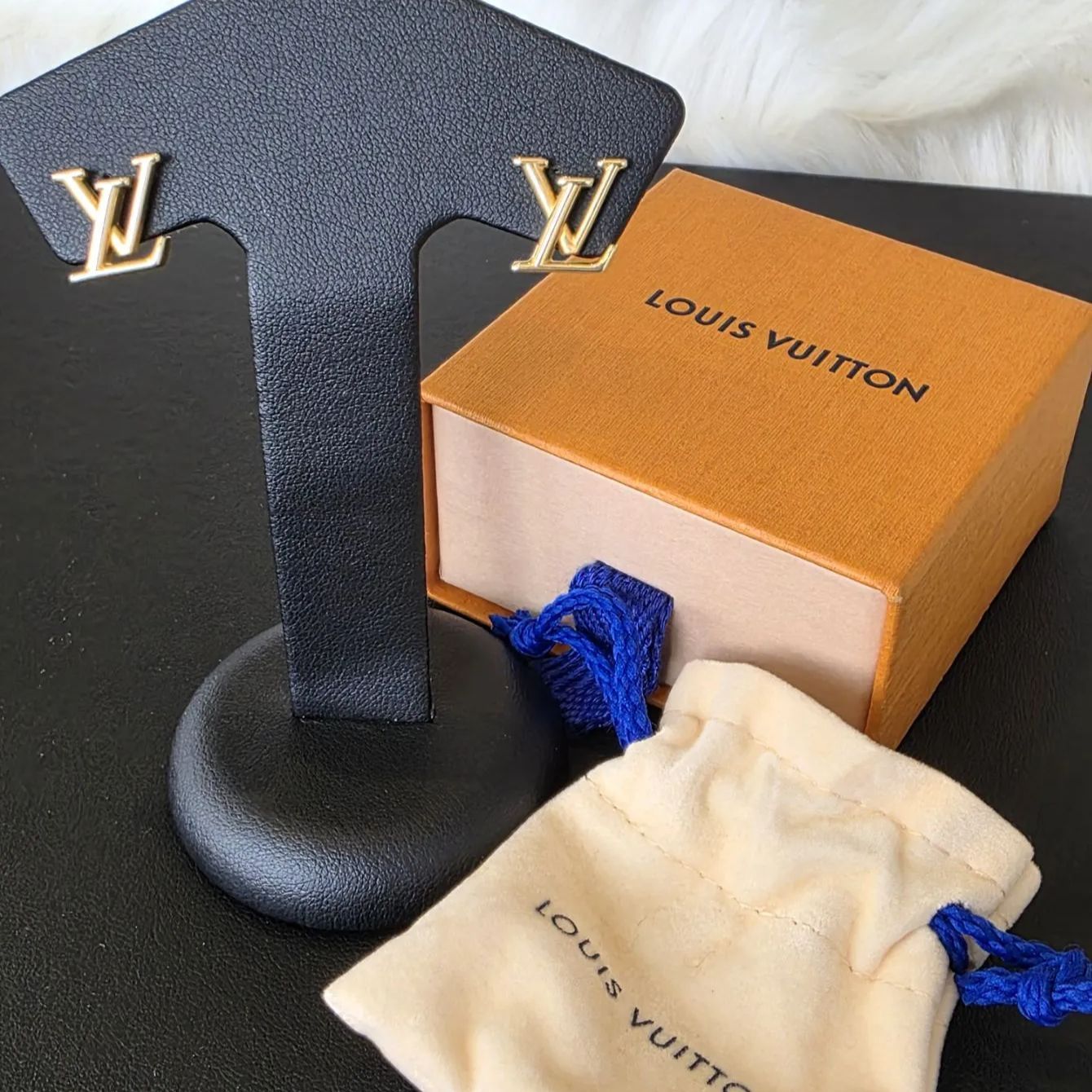 ☆美品！【Louis Vuitton/ルイヴィトン】ピアス LV アイコニック