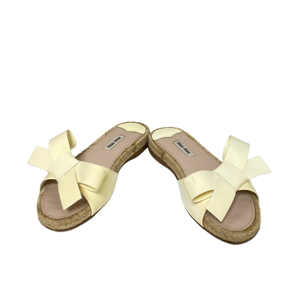 miumiu ミュウミュウ サンダル 36 レディース - アイボリー リボン レザー