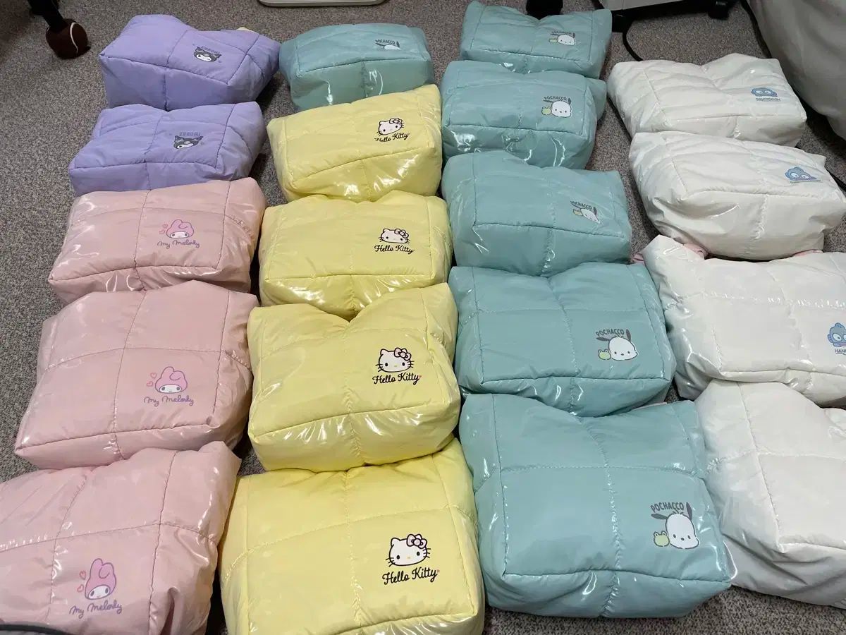 Sanrio サンリオ パッド入りバッグ 19 犬
