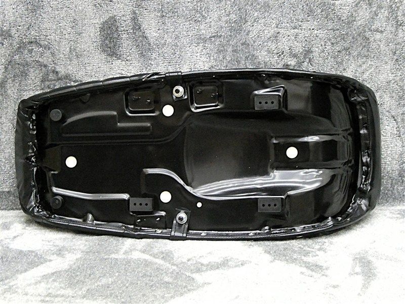 GS400 鋲打ち 黒皮 新アンコ タックロールシート あんこ抜き ローダウンシート ブラックGS400E鉄板 段シート へっぽこ社長 外装 ボタン BRIGHTFACE_UK