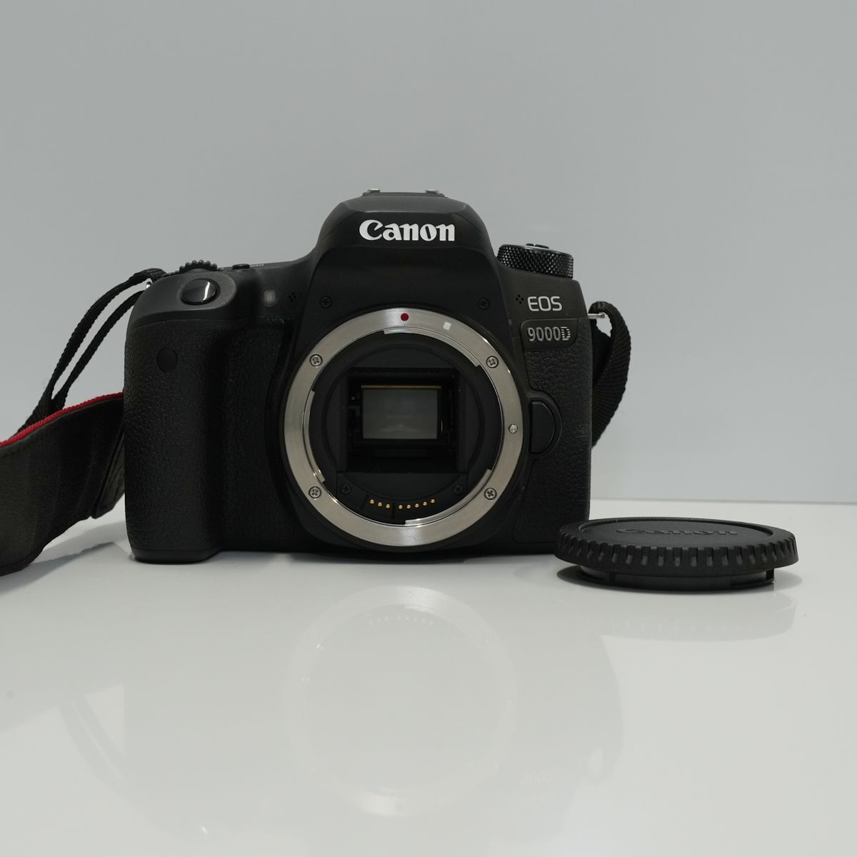 Canon EOS 9000D ボディ USED超美品 本体+バッテリー APS-C デジタル