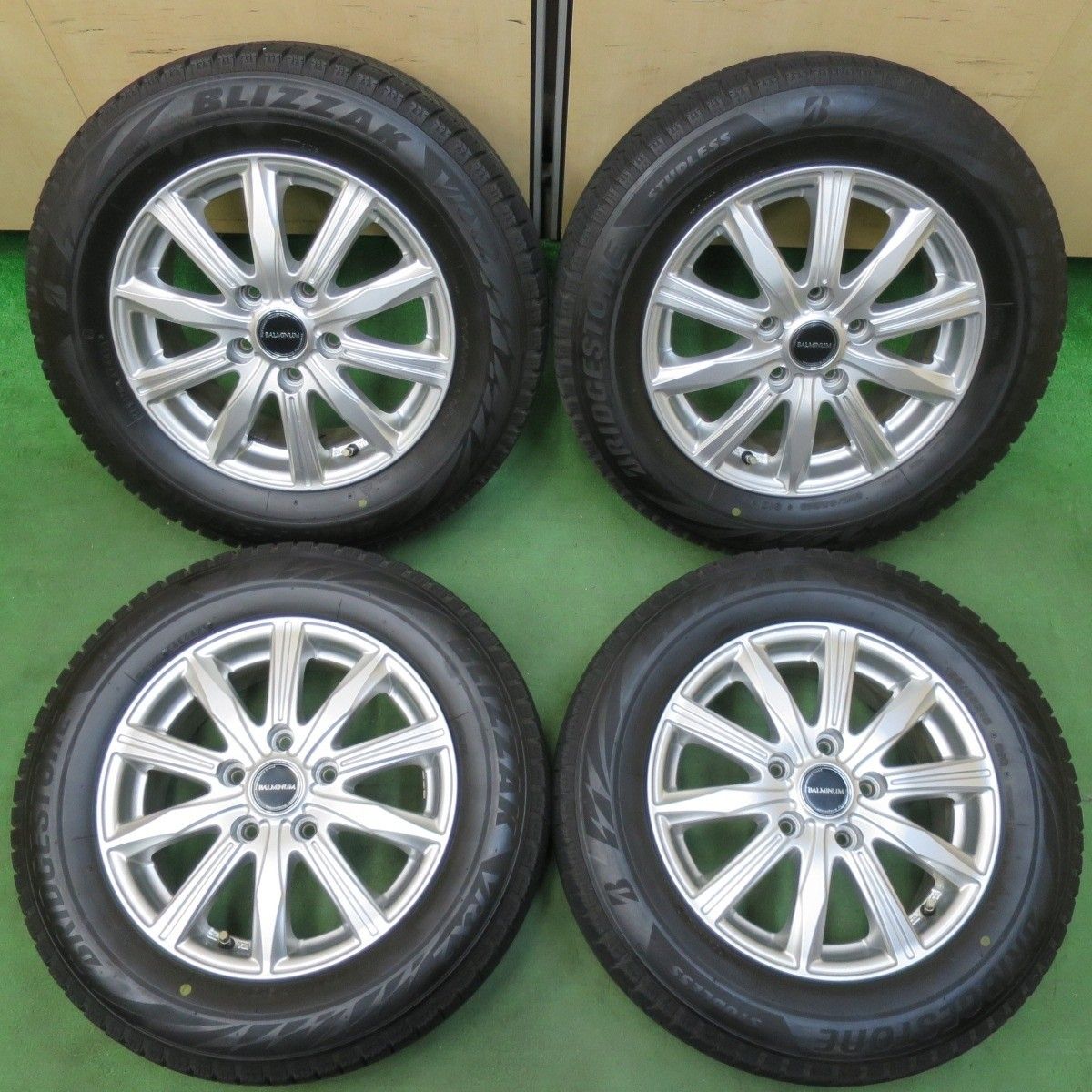 キレイ 21年 スタッドレス 195|65R15 ブリヂストン ブリザック VRX2 BALMINUM バルミナ 15インチ PCD114.3|5H 5013107イス