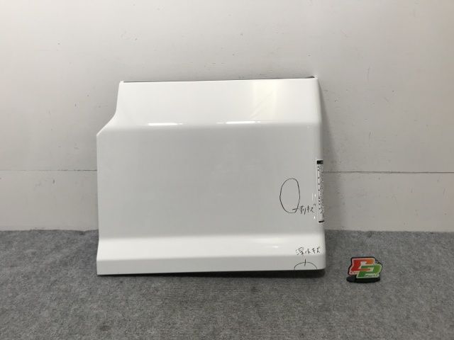 新車取り外し!ギガ 大型 2代目 2015- 10t 純正 左 リア フェンダー ホワイト ソリッド いすゞ(138692) 