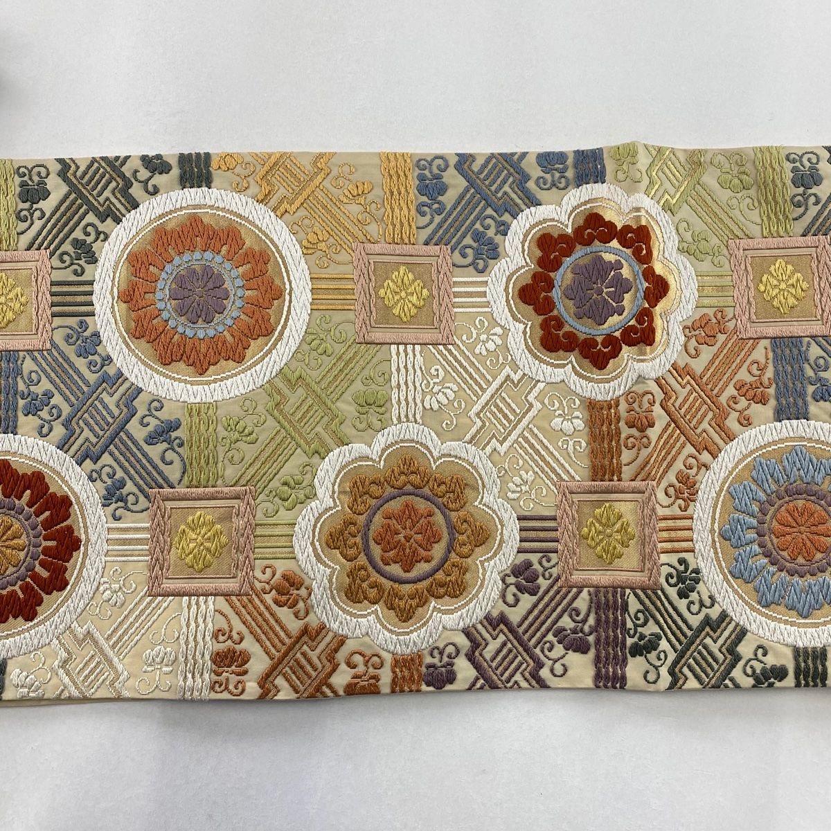 袋帯 美品 名品 華文 花唐草 唐織 金糸 ベージュ 六通 正絹