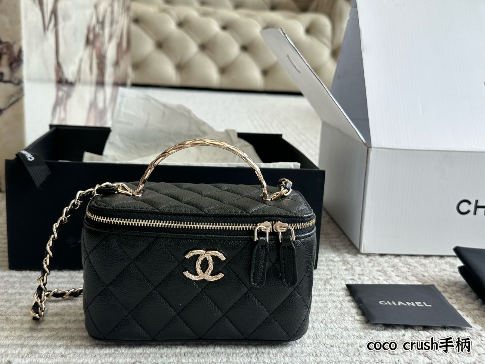 25C【ハンドルがポイント♡】 CHANEL. ヴァニティケース 25C】注目の最新バージョン☆CHANEL☆ロングバニティケース