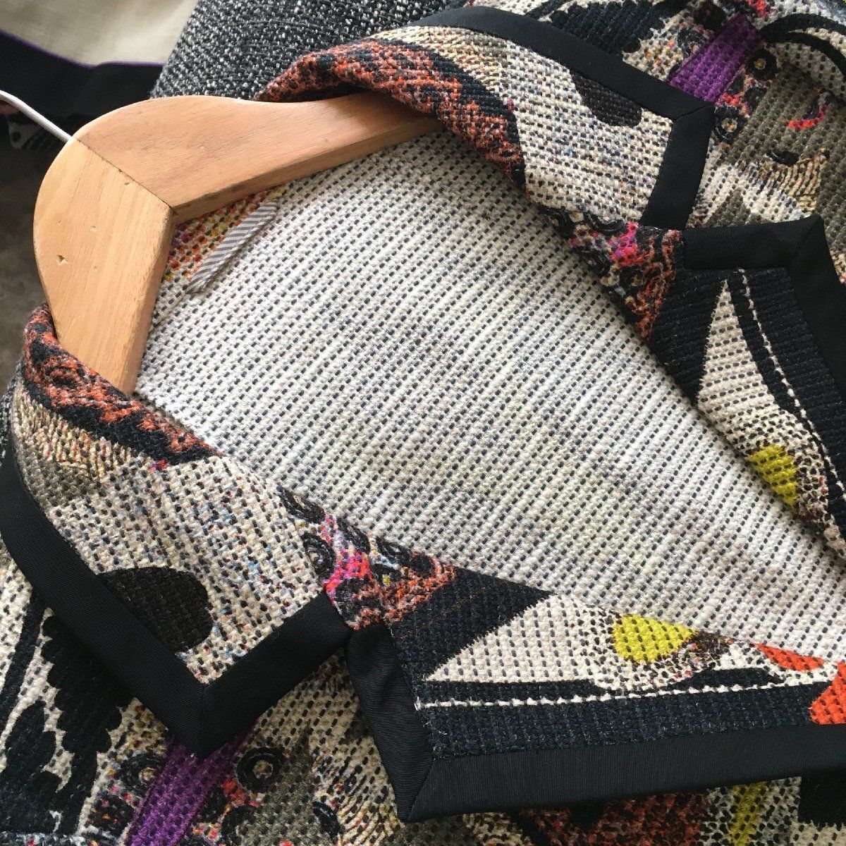 美品　エトロ　コート　40サイズ 極美品 ETROエトロ コート40 - メルカリ