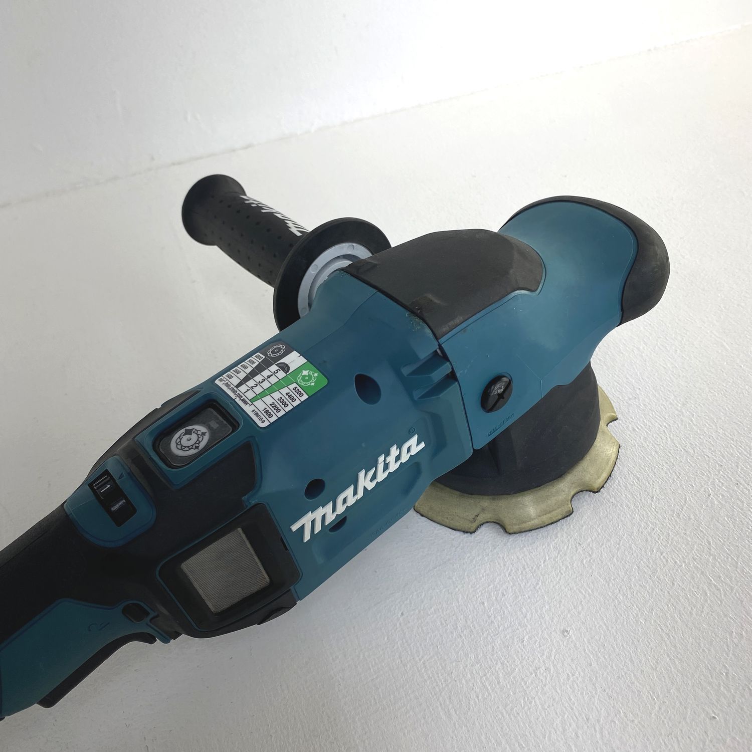 ☆加古川物流】【中古品】マキタ 18v 充電式ランダムオービット  