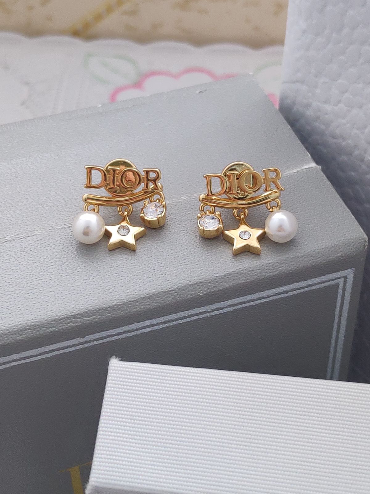 超人気美品！クリスチャンディオール/Diorピアスゴールドディオレボリューション ピアスレディース☆ 新品未使用