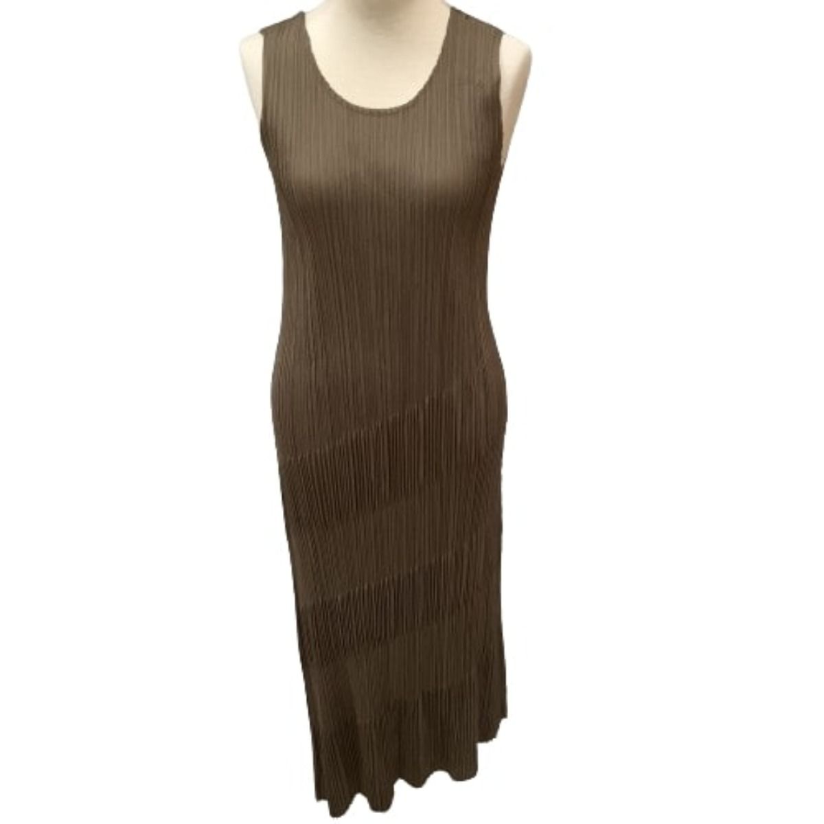 【美品】【Issey Miyake me】ノースリーブワンピース ダークブラウン 美品】【Issey Miyake me】ノースリーブワンピース ダーク