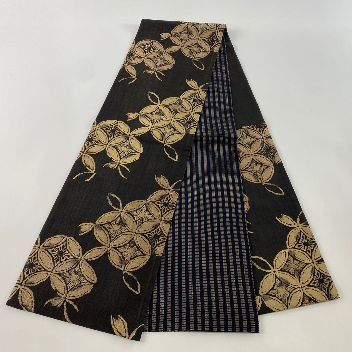 袋帯 美品 名品 七宝 金糸 箔 焦茶色 六通 正絹 【中古】 - メルカリ